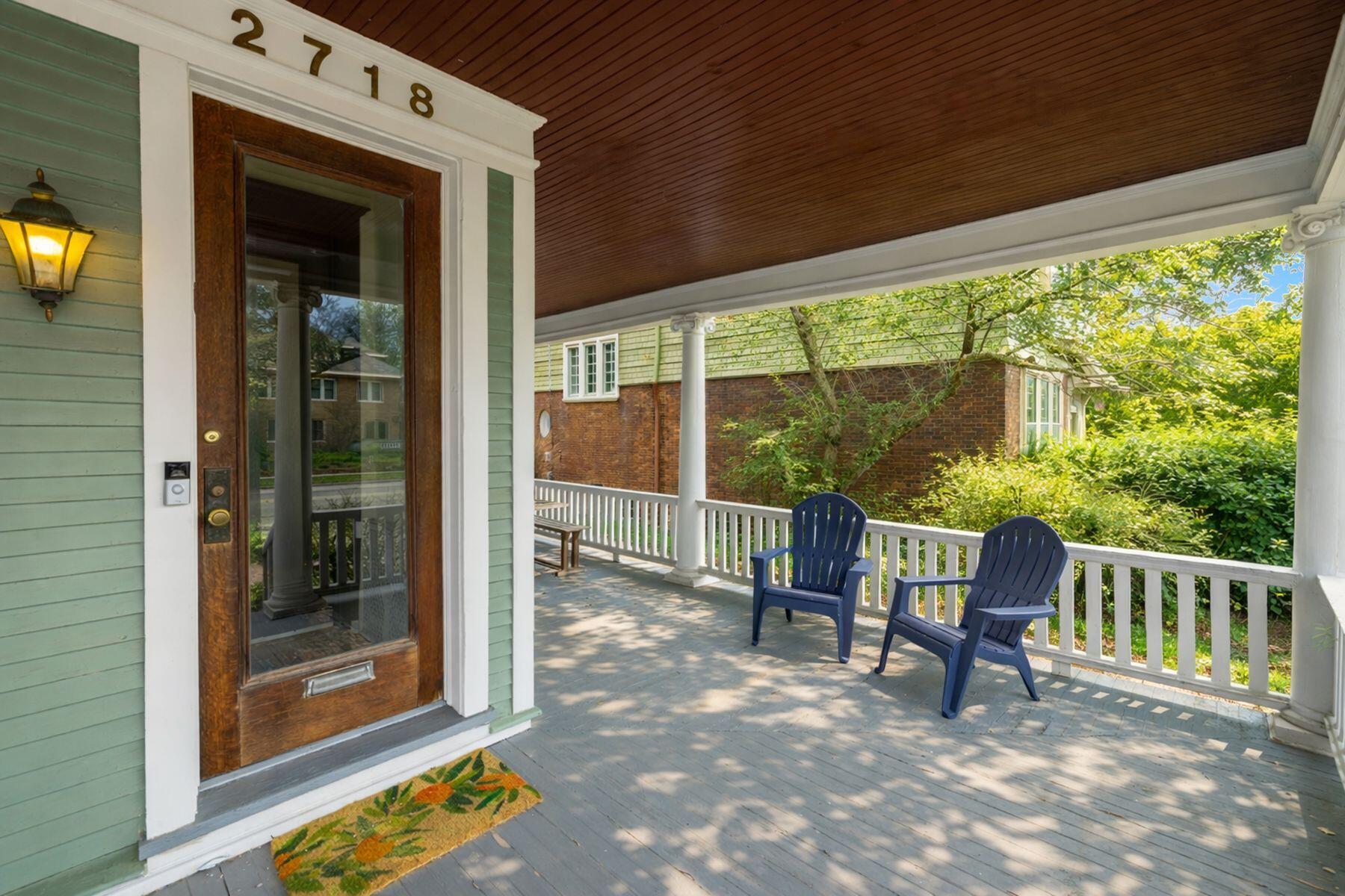 2718 E Kenwood Blvd Unit: 2