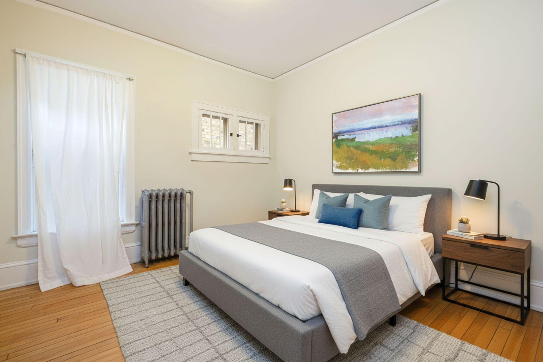 2718 E Kenwood Blvd Unit: 2