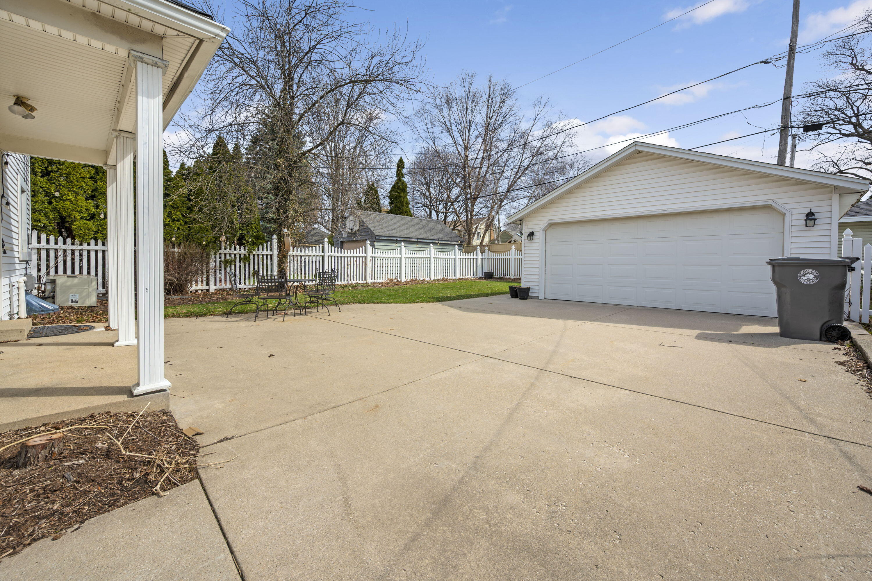 5122 N Diversey Blvd