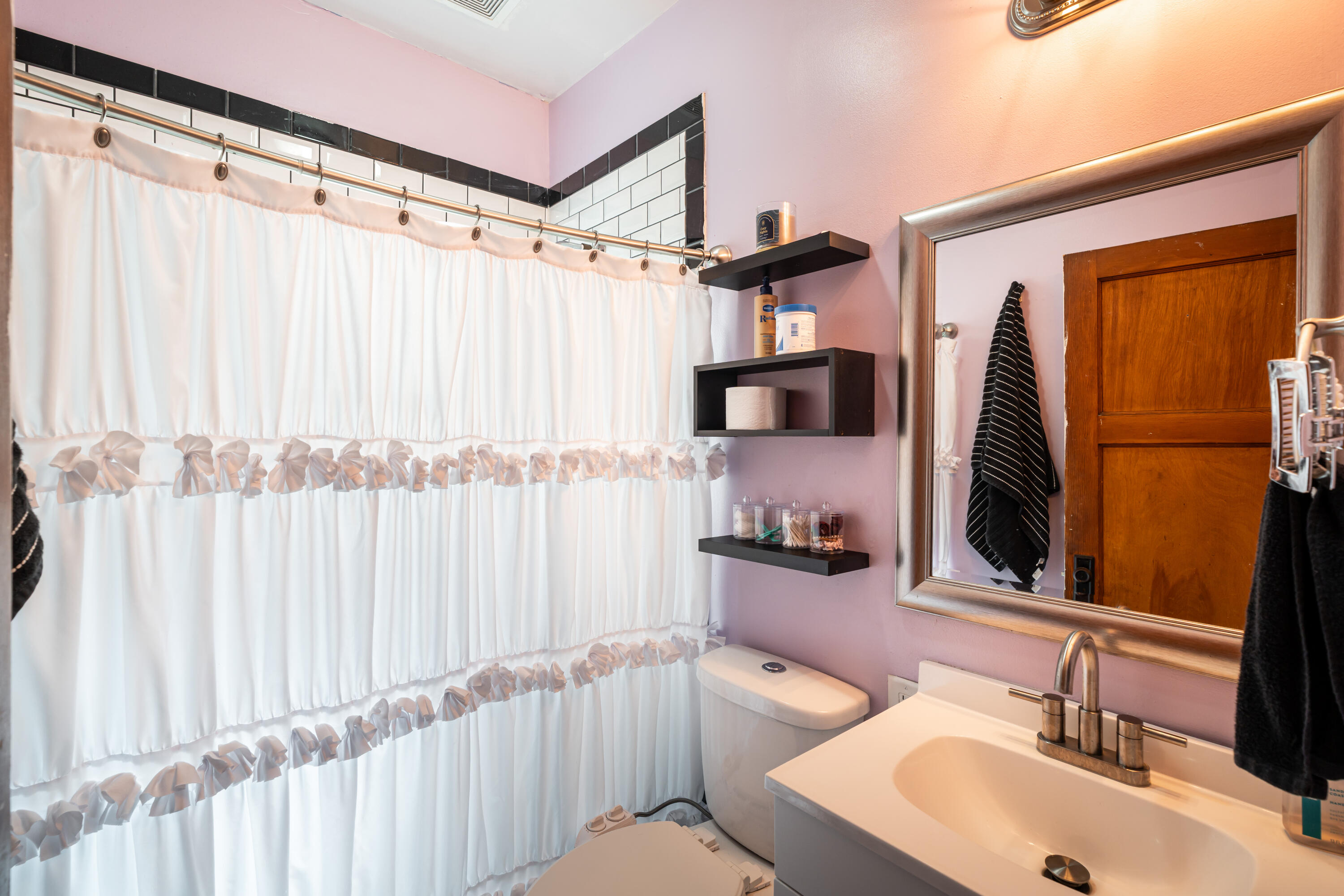 1429 N 49th St Unit: 1431