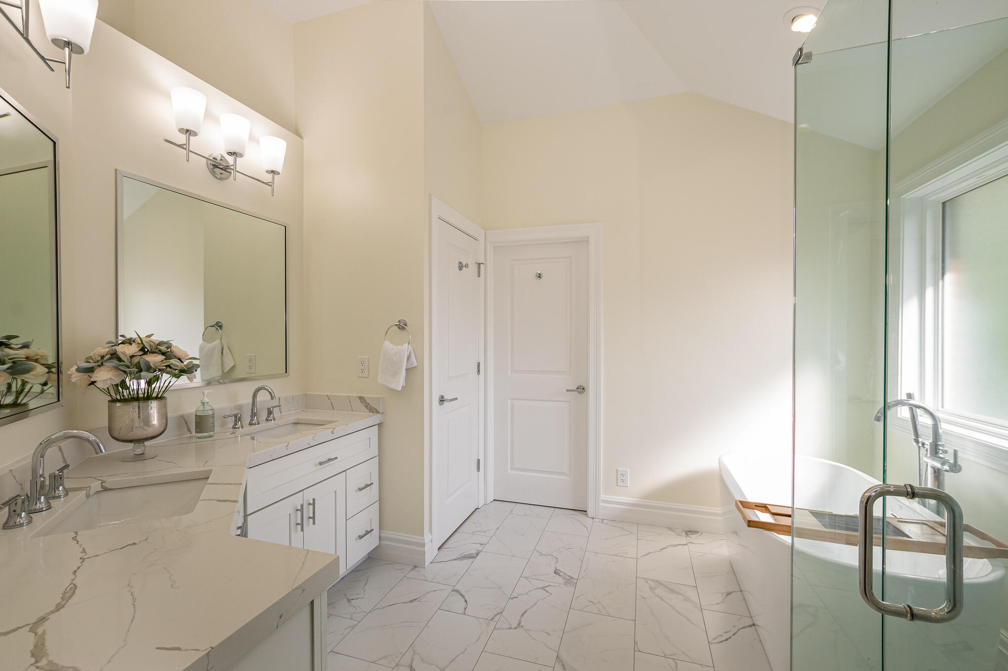 1149 Monarchos Ridge