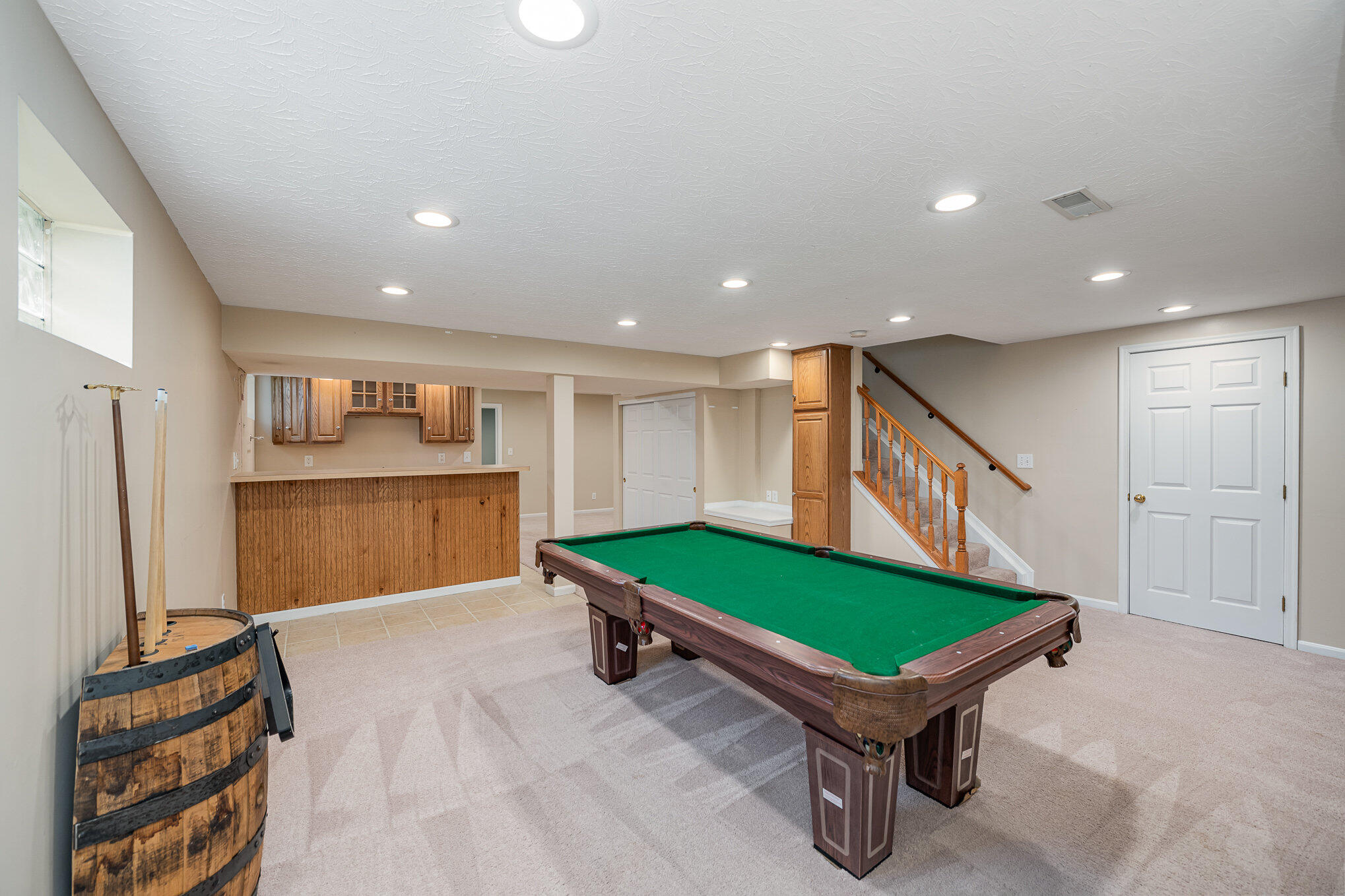 954 Lakepointe Court