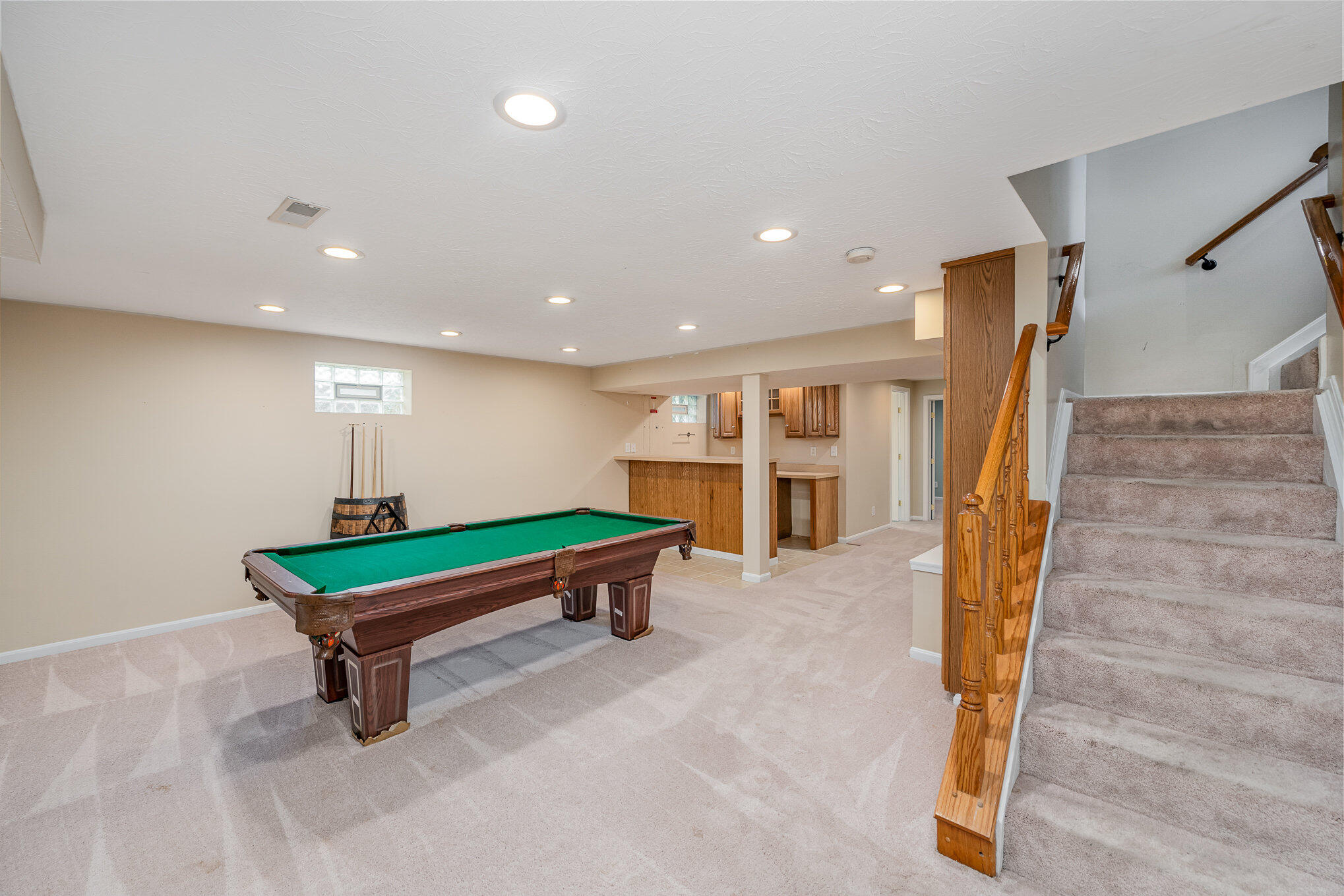 954 Lakepointe Court