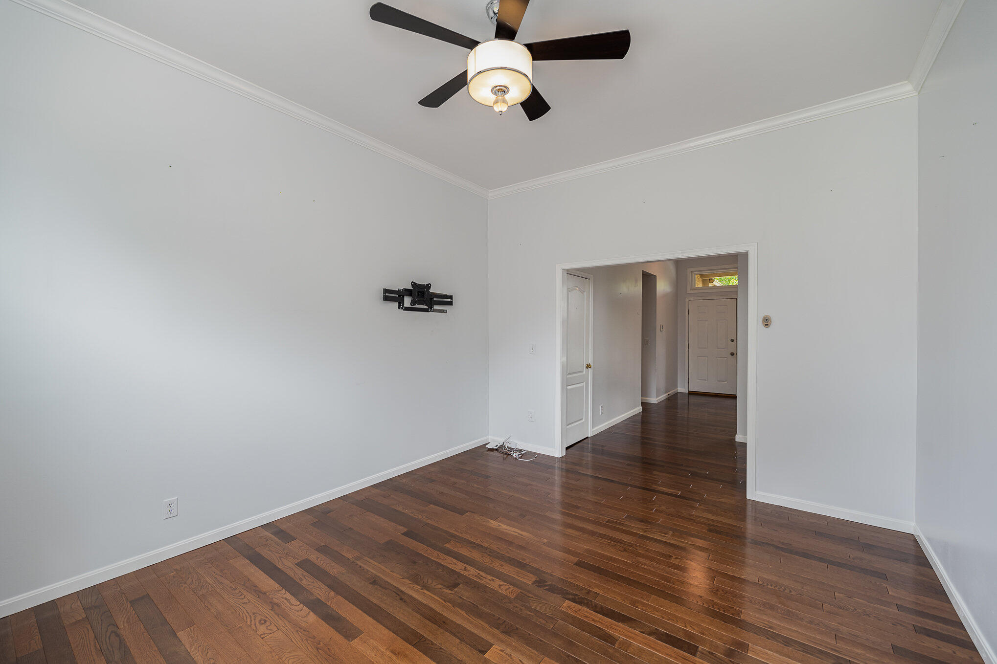 954 Lakepointe Court