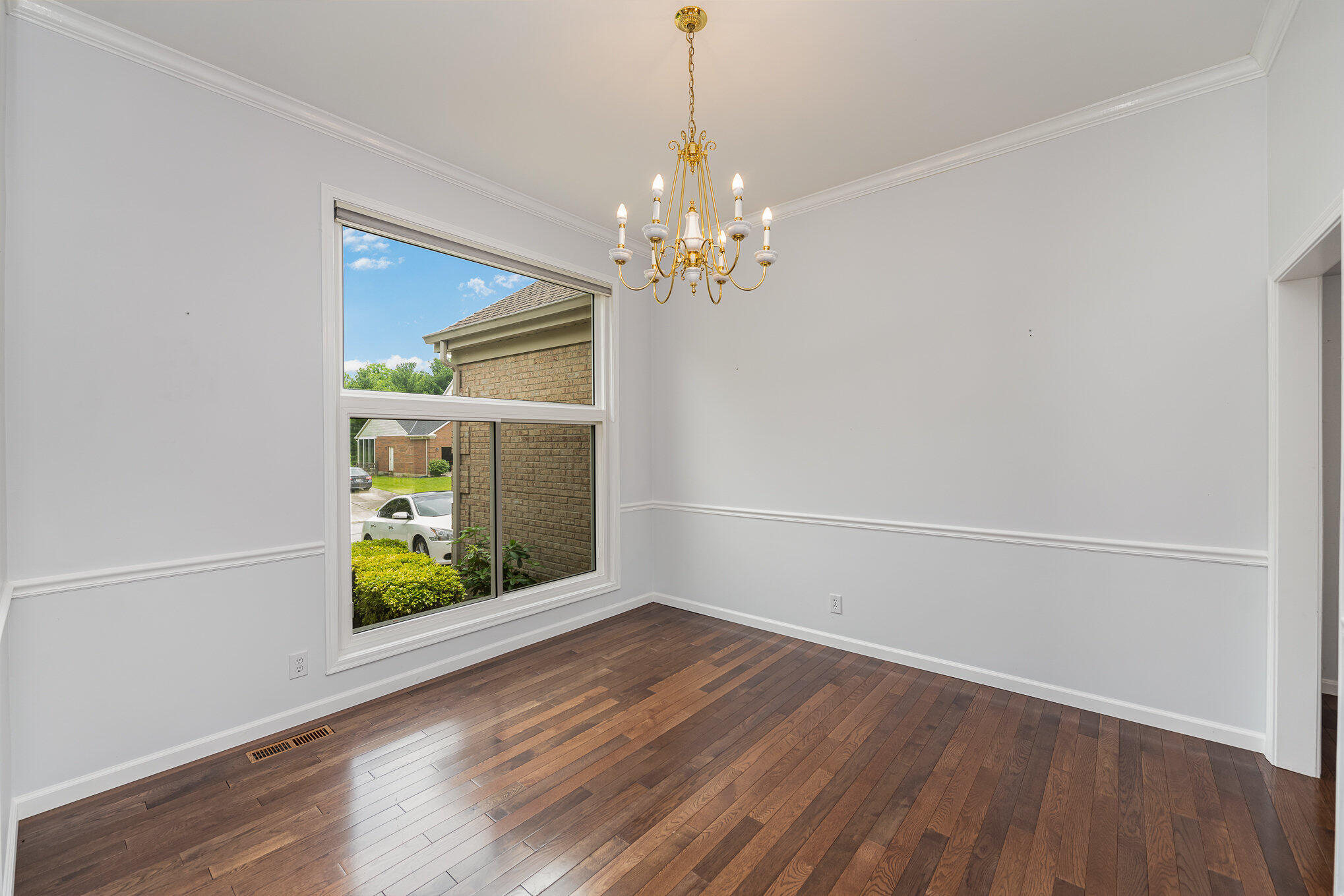 954 Lakepointe Court