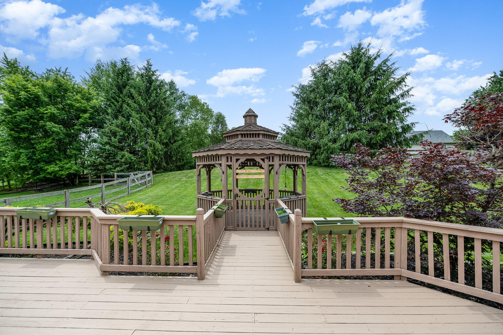 954 Lakepointe Court