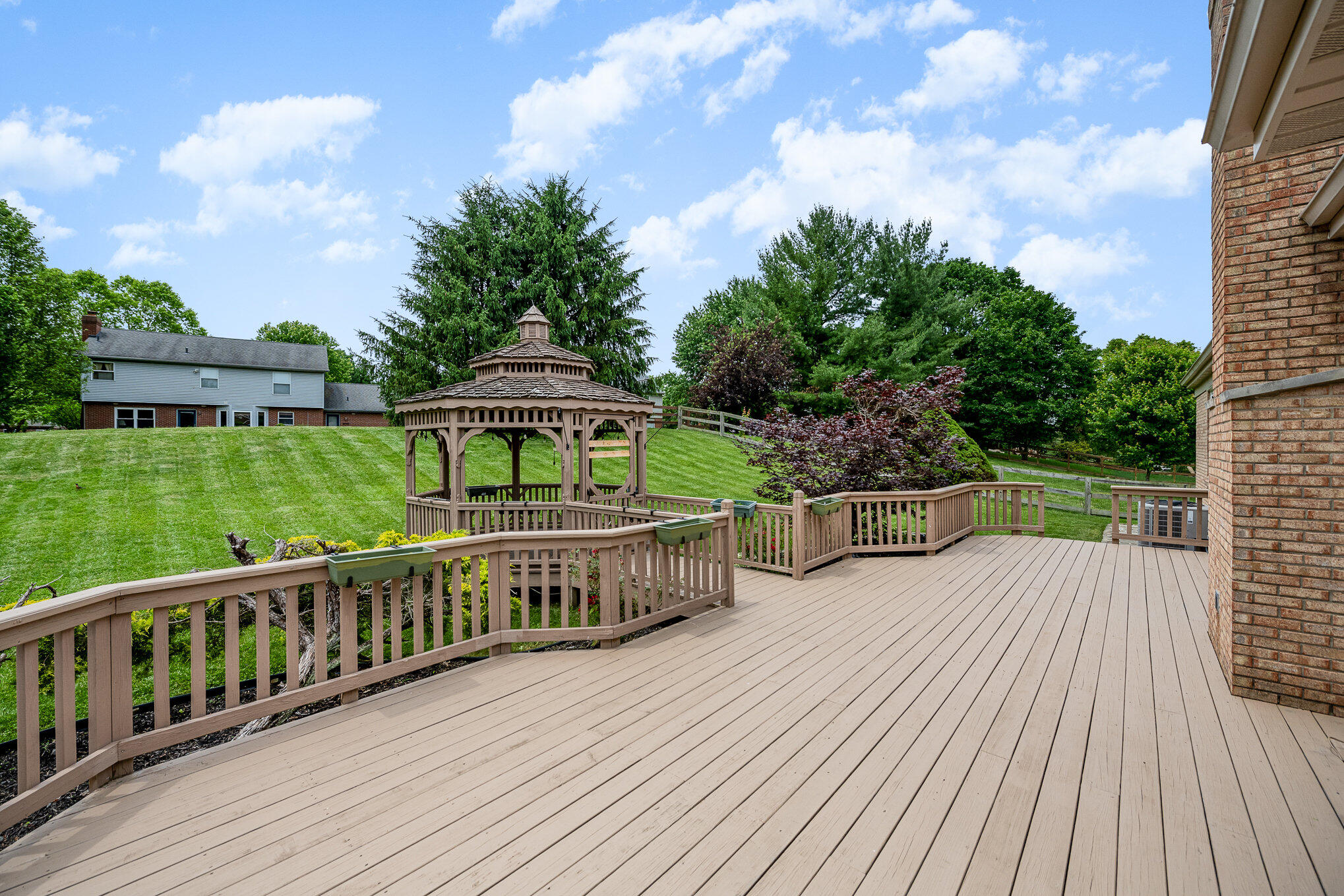 954 Lakepointe Court