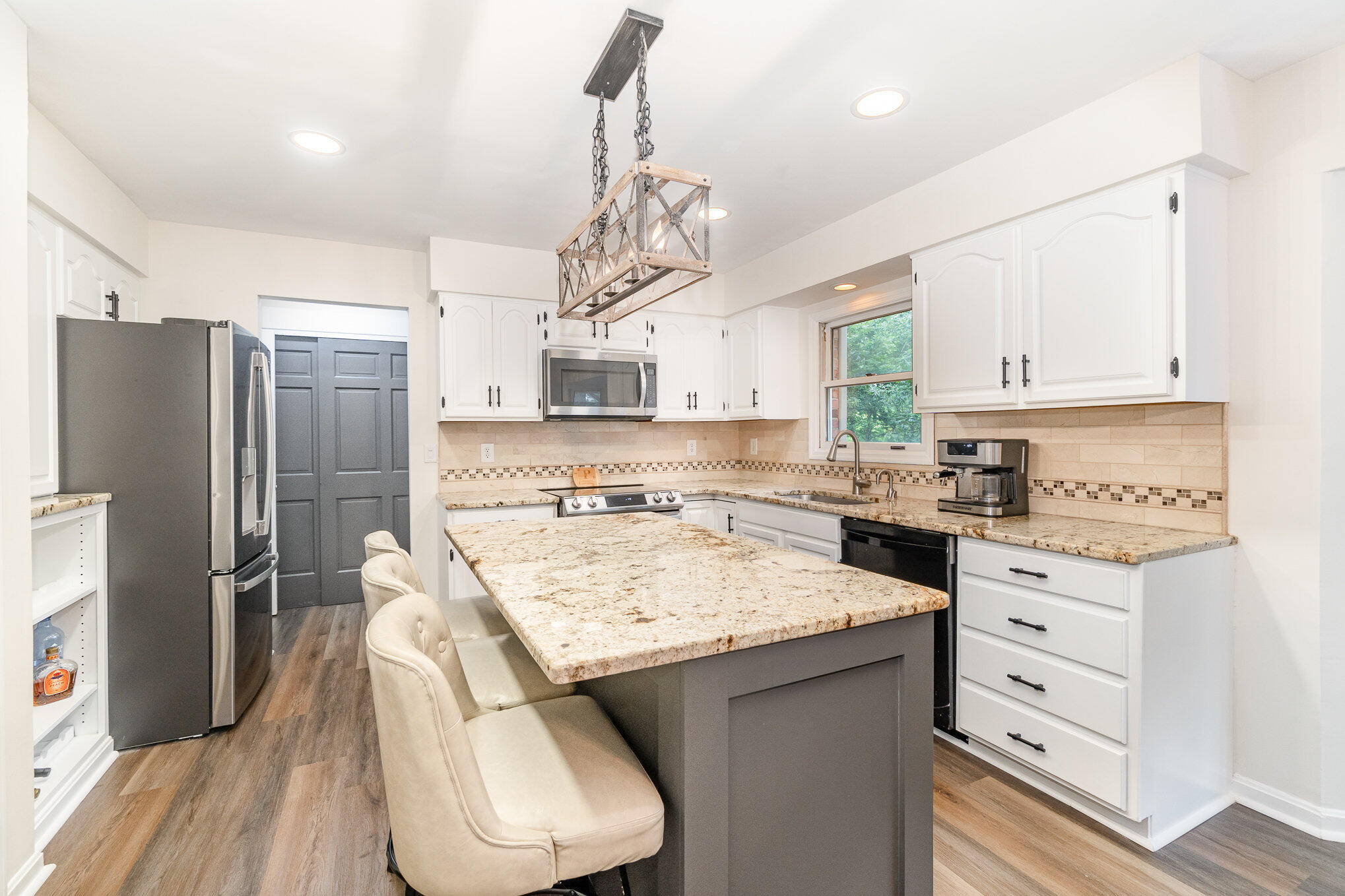 1063 Tudor Lane