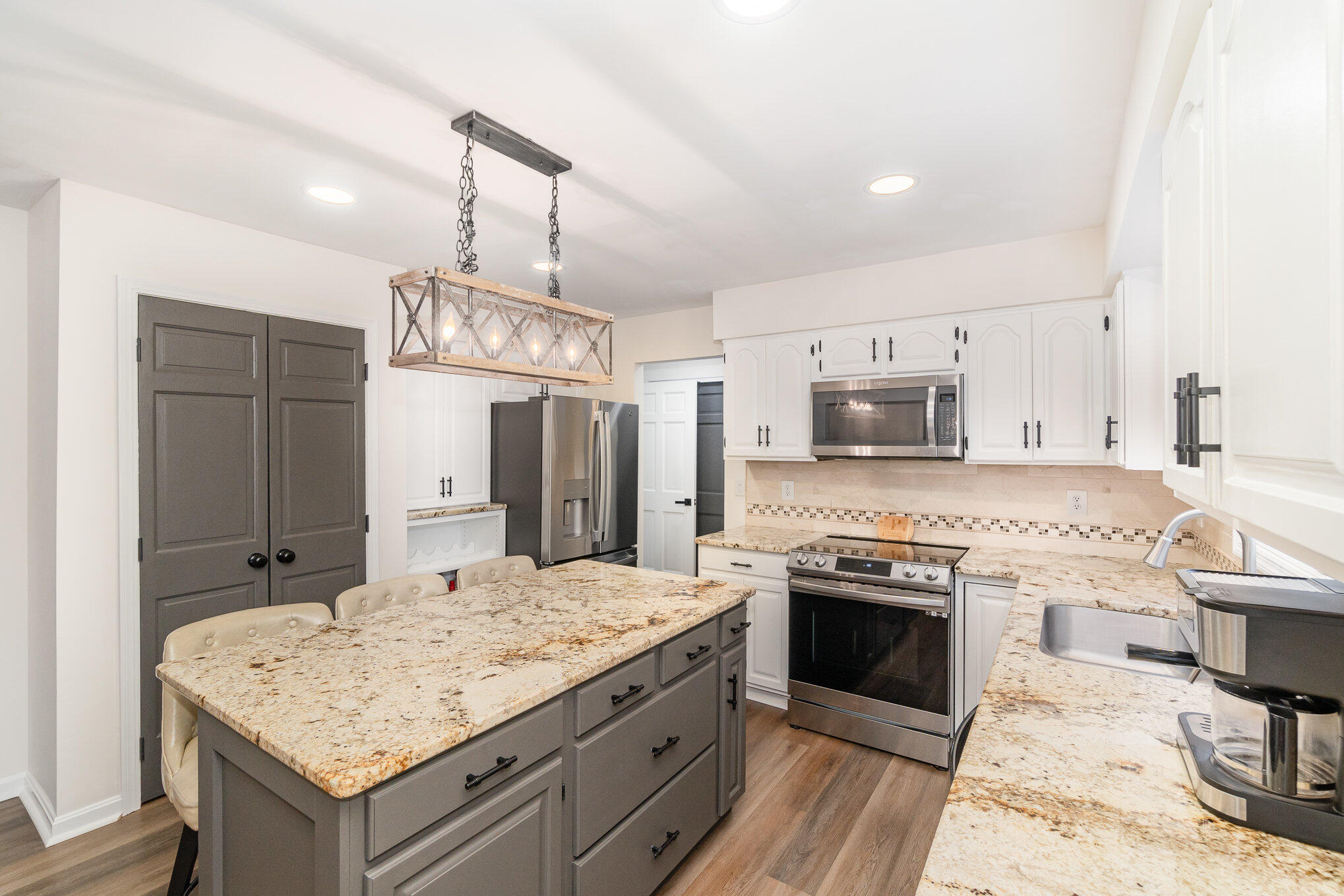 1063 Tudor Lane