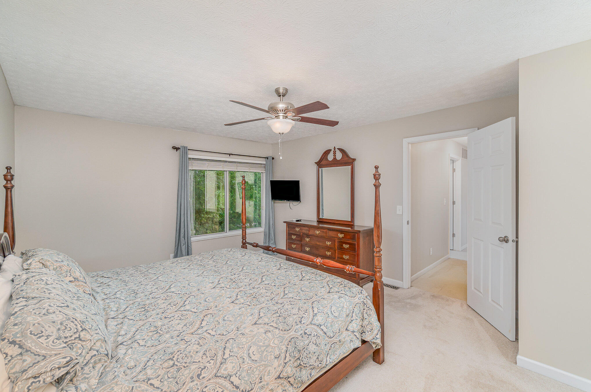 6243 Fairoaks Drive