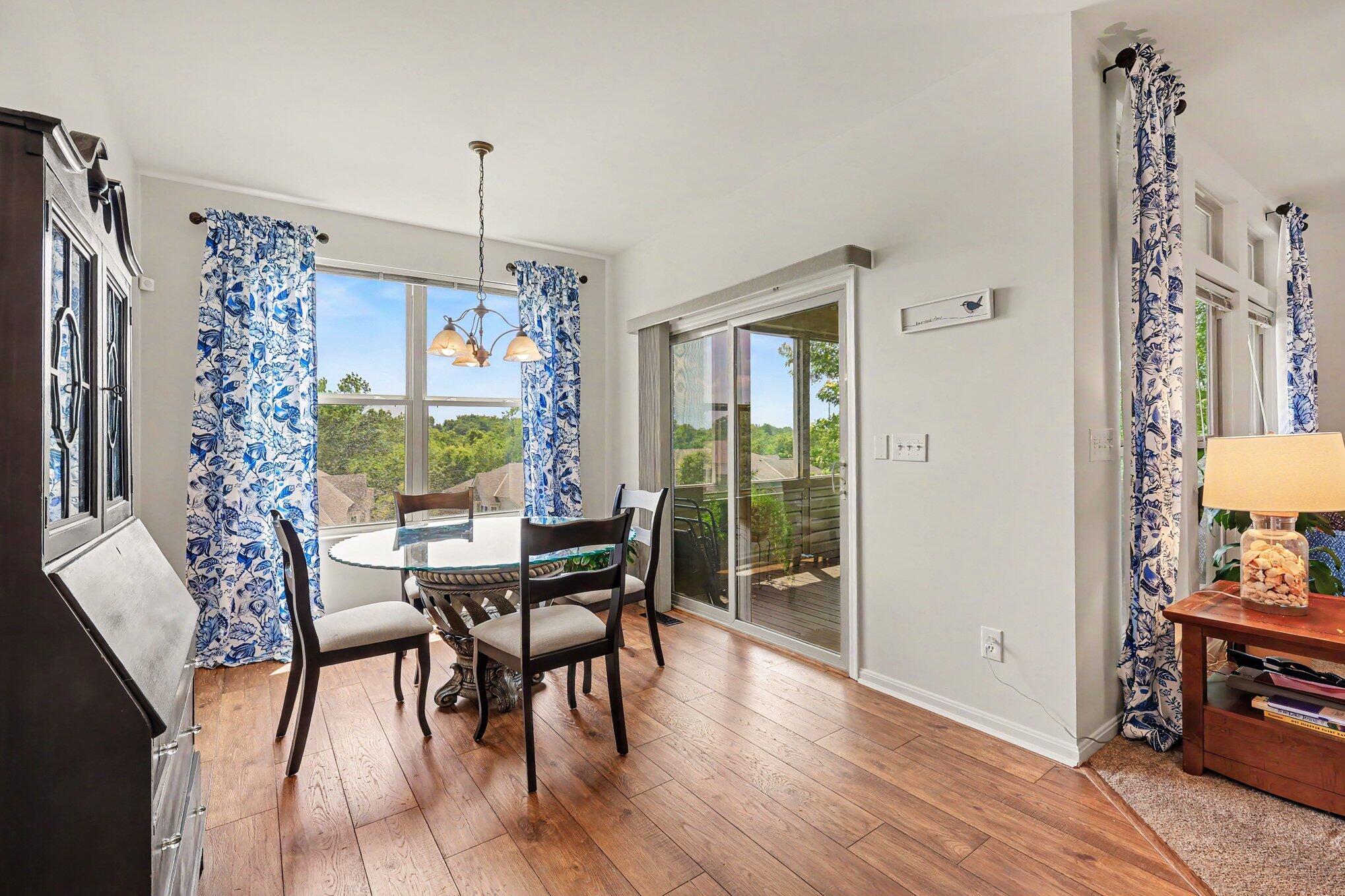 937 Hawkshead Lane