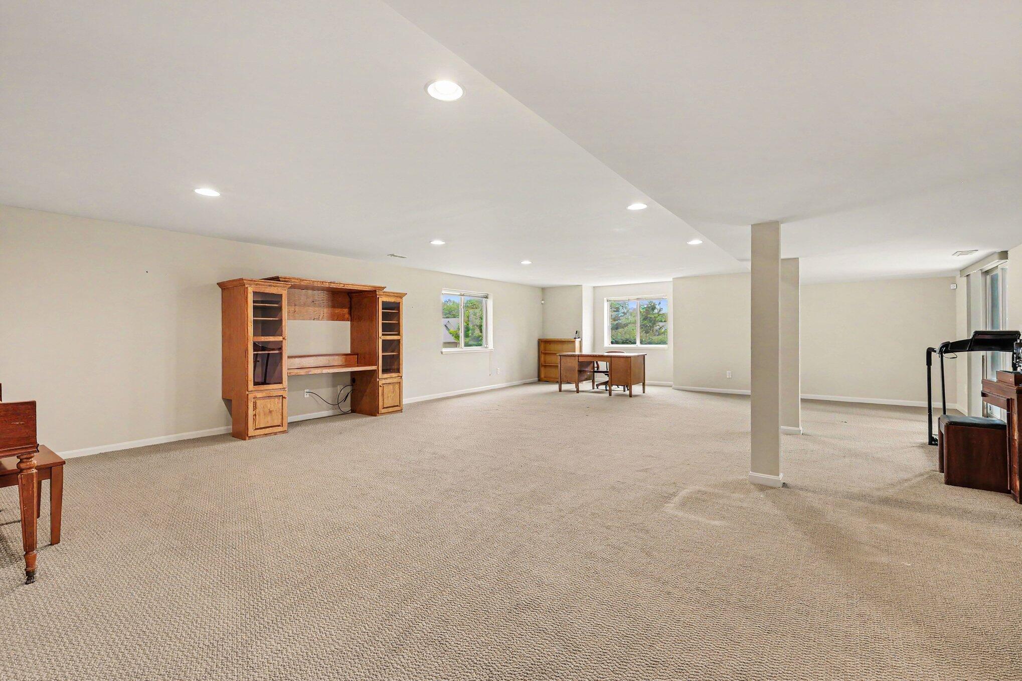 937 Hawkshead Lane