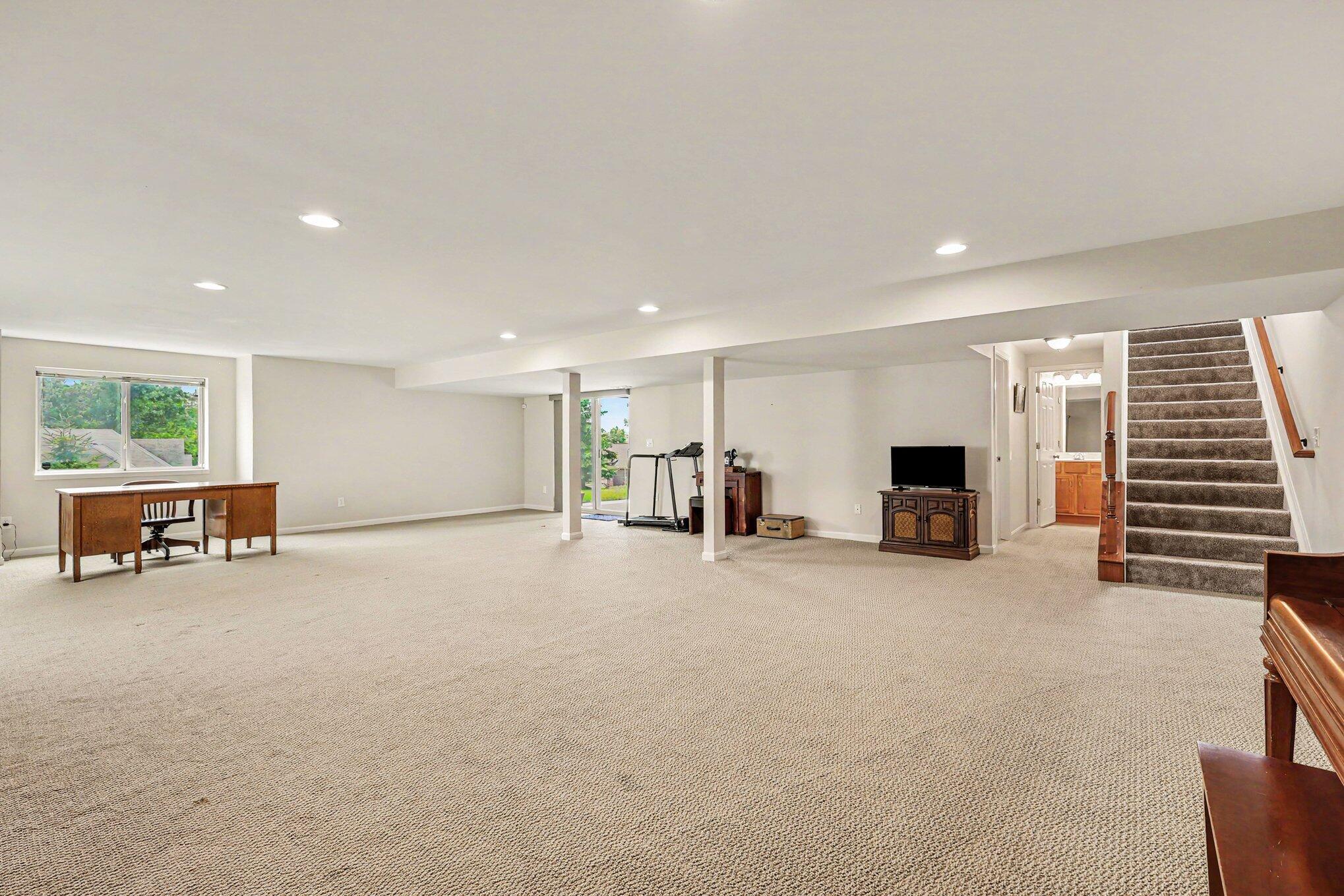 937 Hawkshead Lane