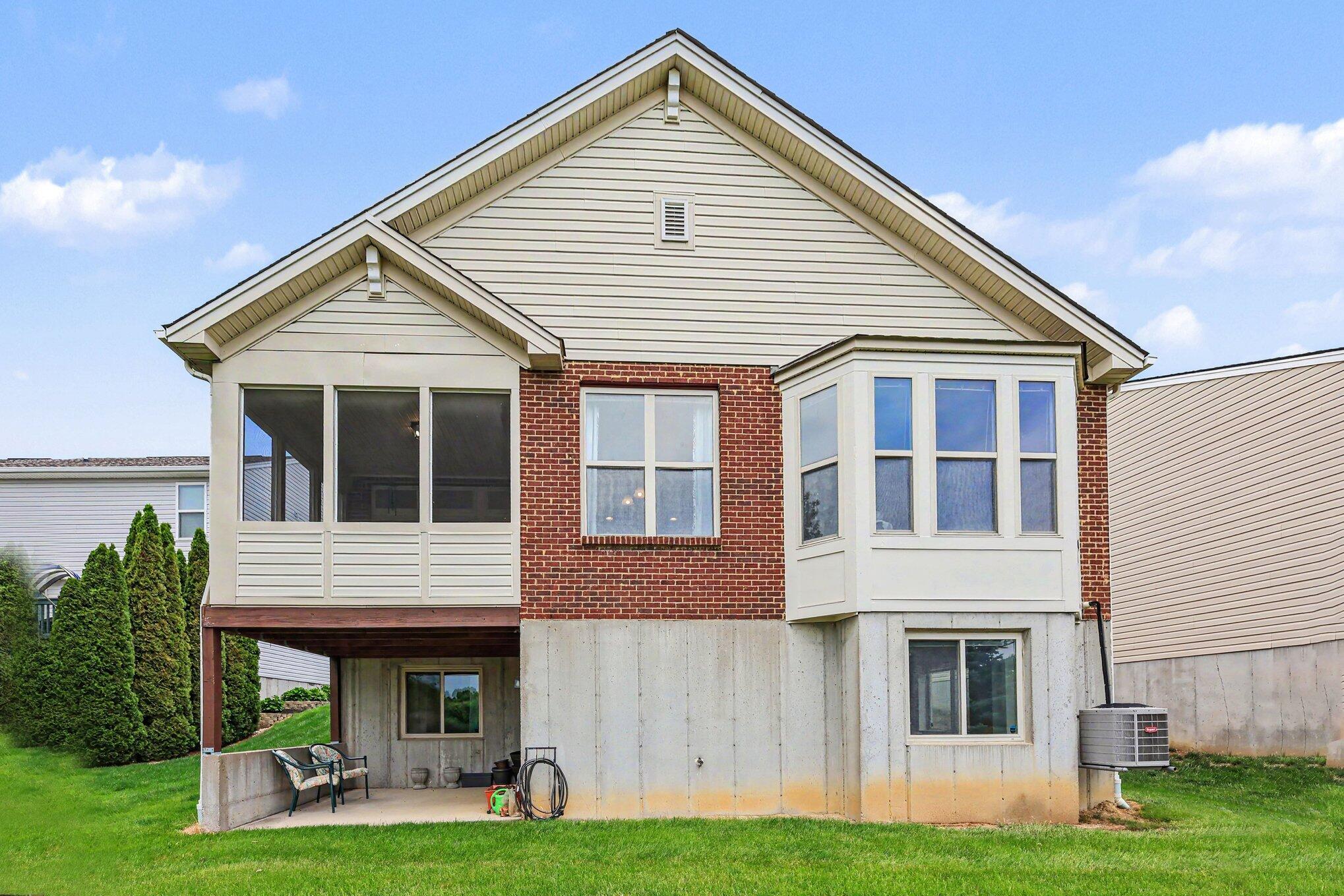 937 Hawkshead Lane