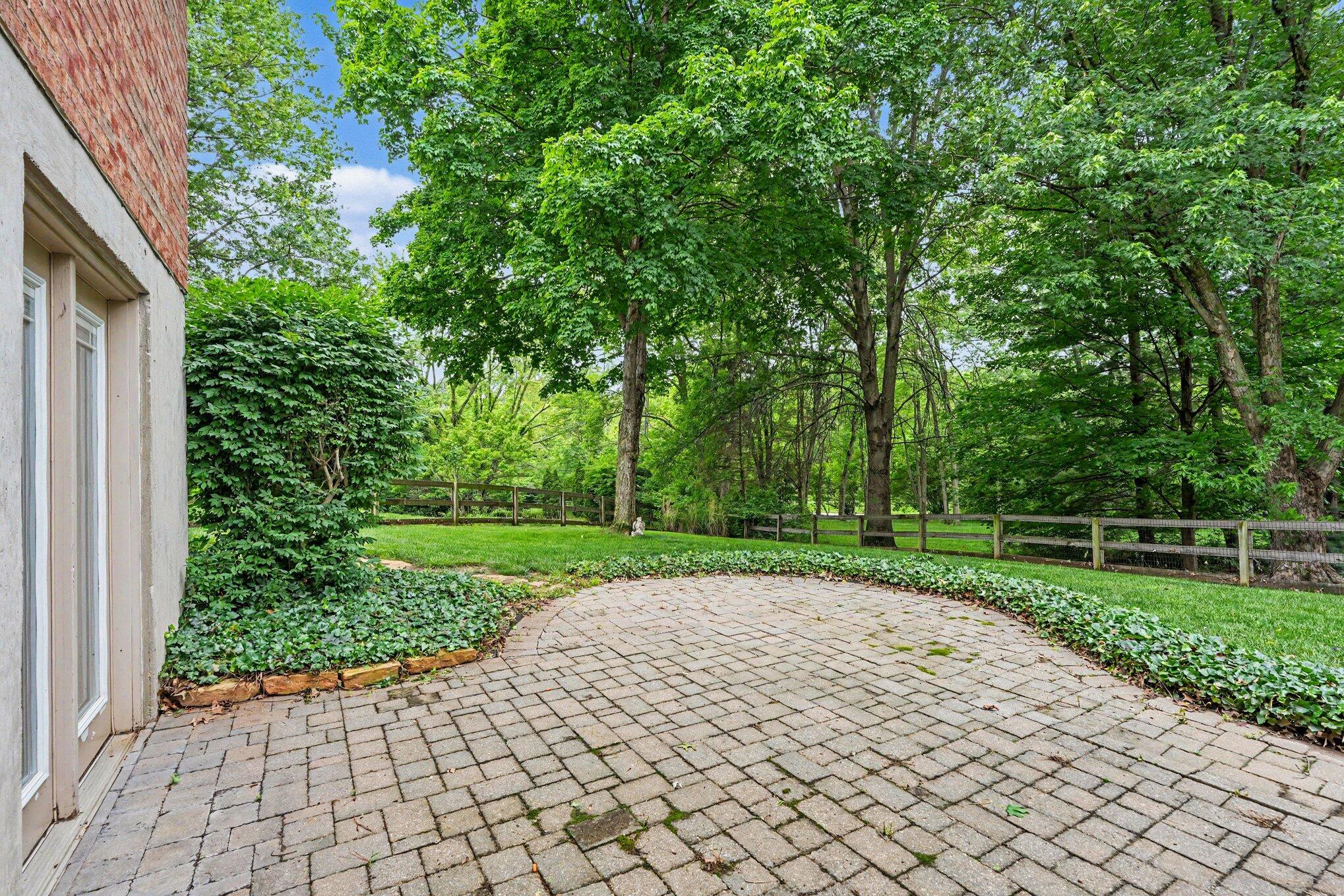 2726 Claiborne Court