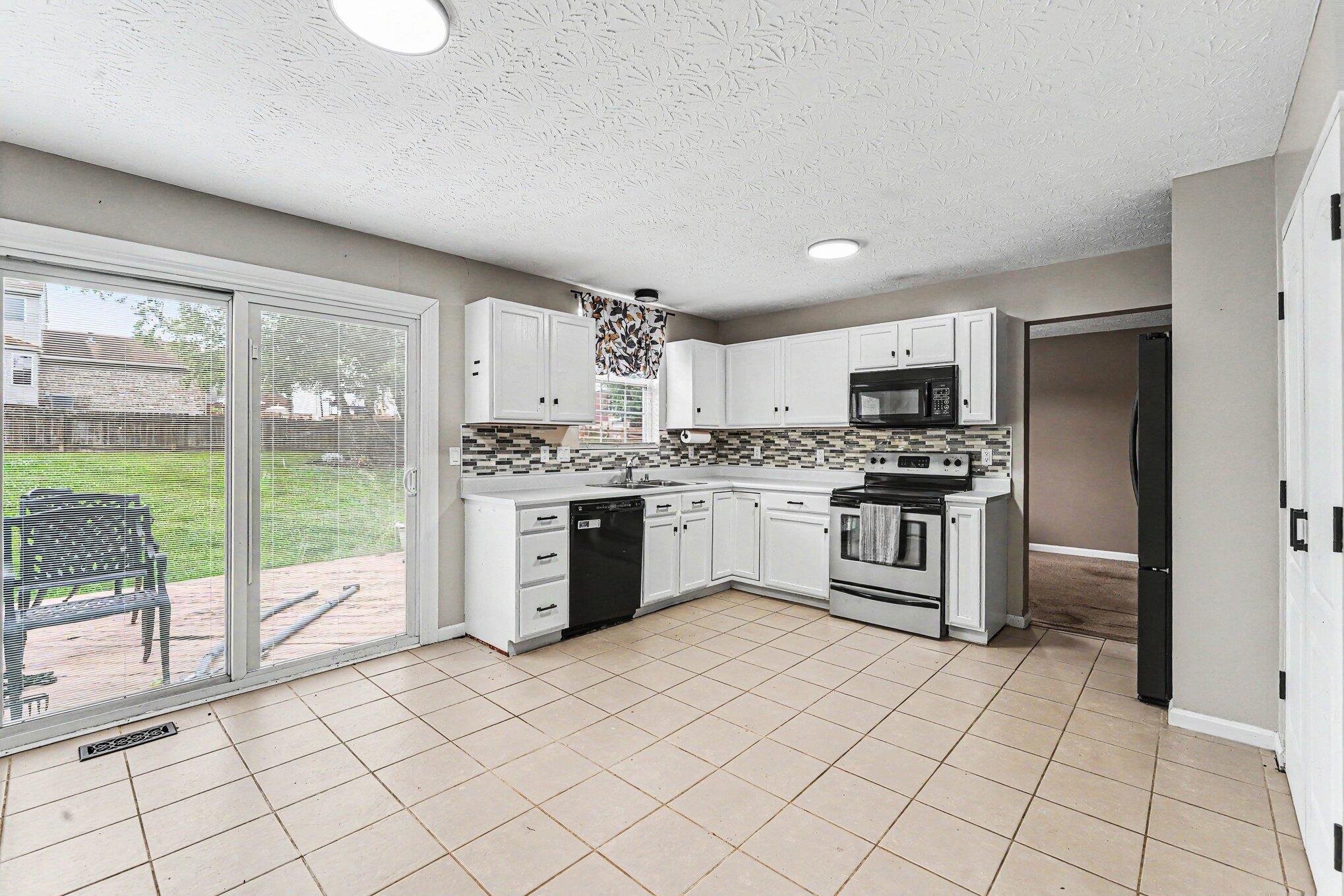 1023 Meadowbrook Court