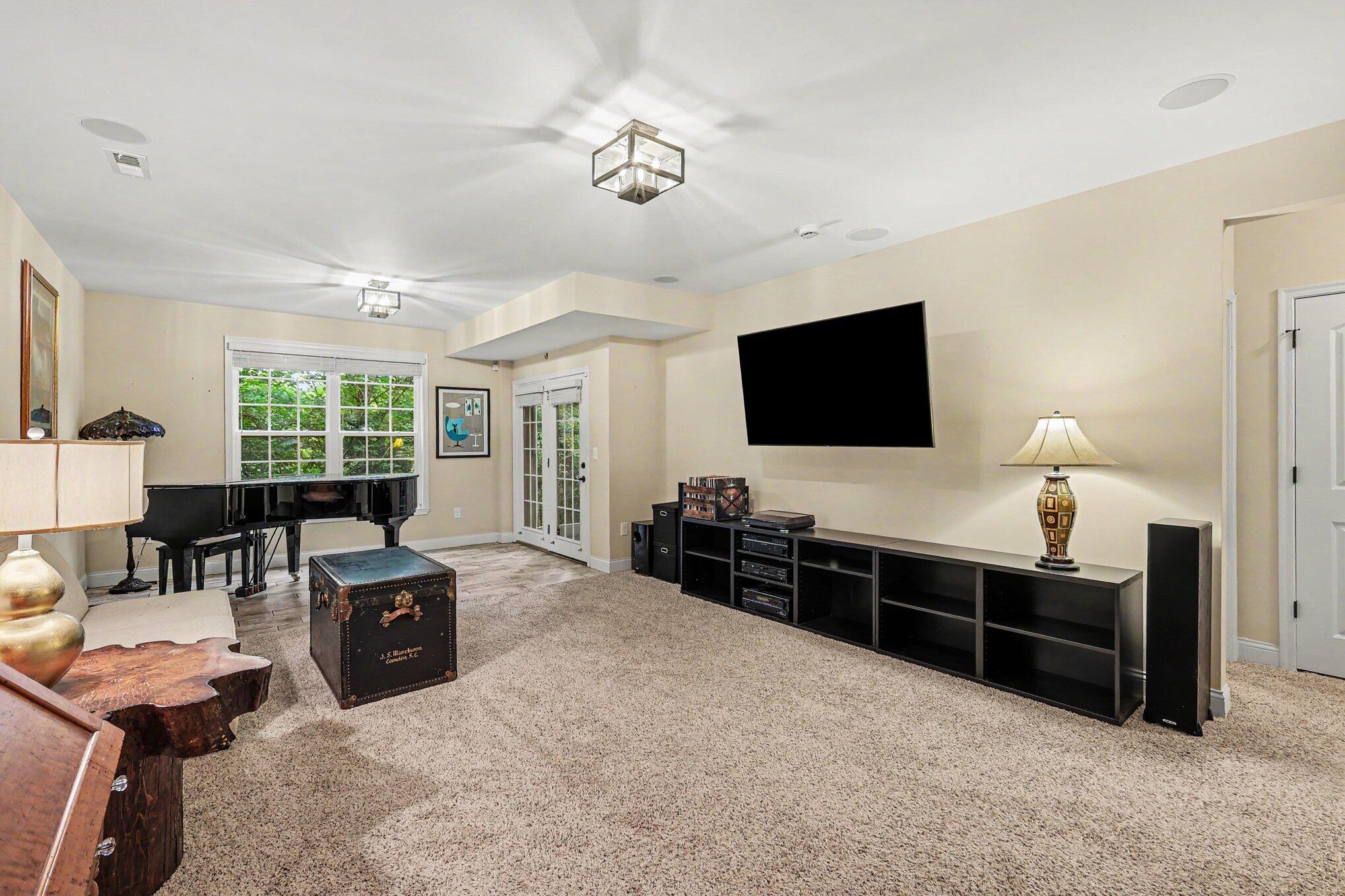 957 Woodsedge Drive