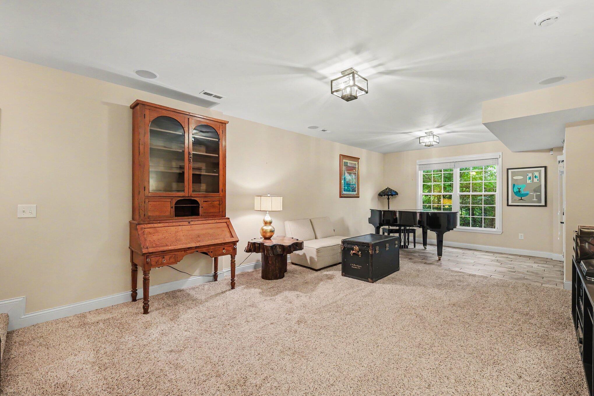 957 Woodsedge Drive