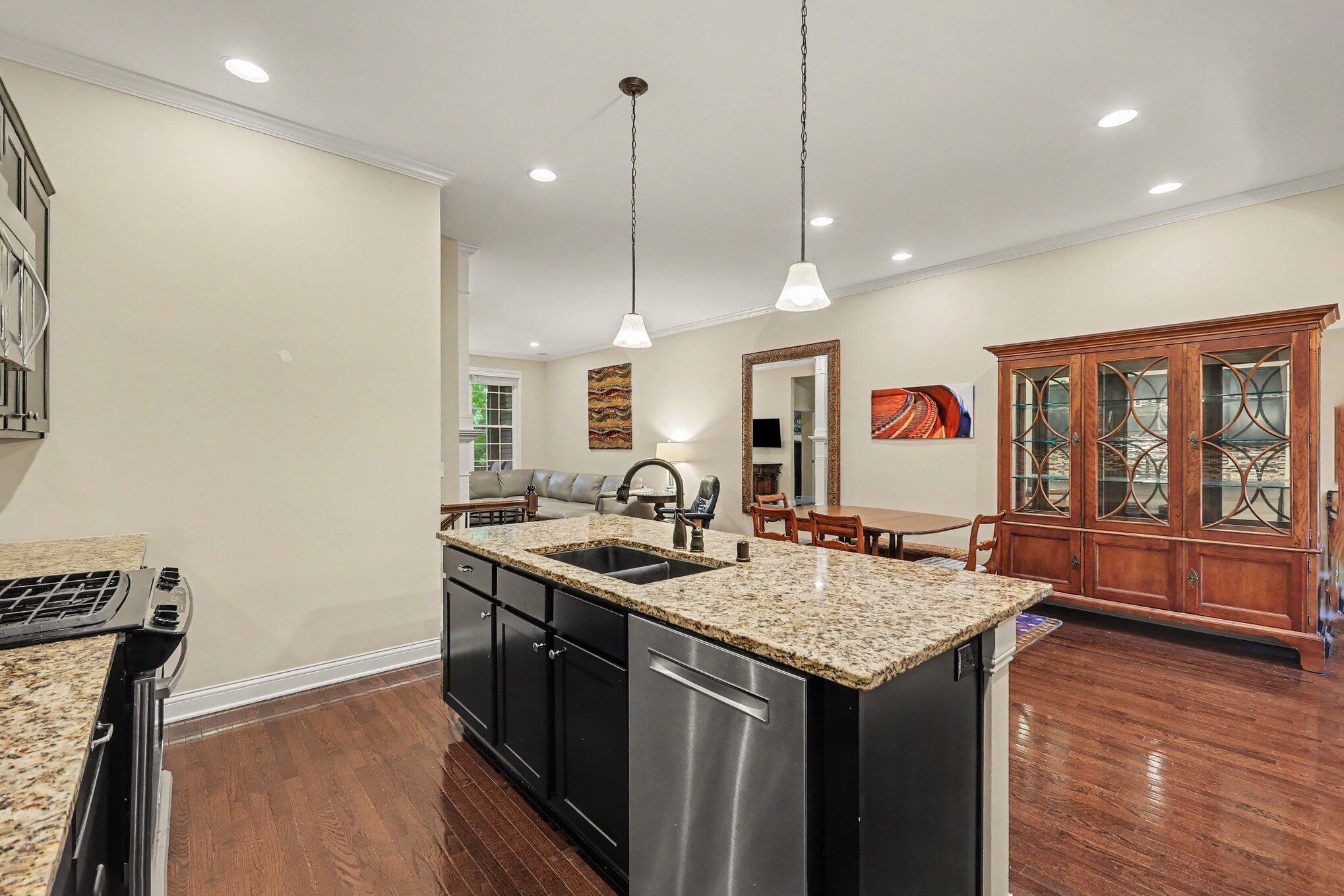 957 Woodsedge Drive