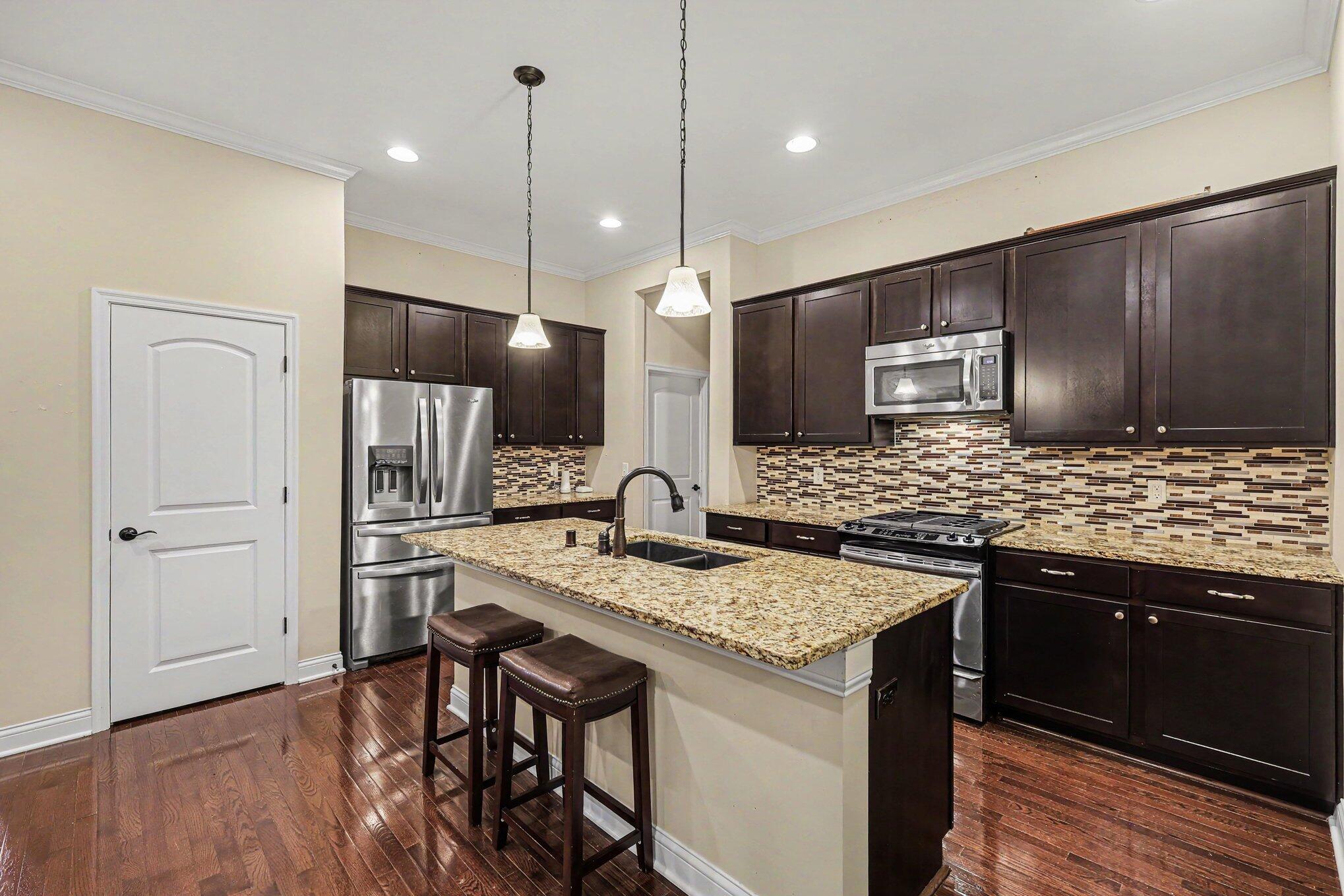 957 Woodsedge Drive