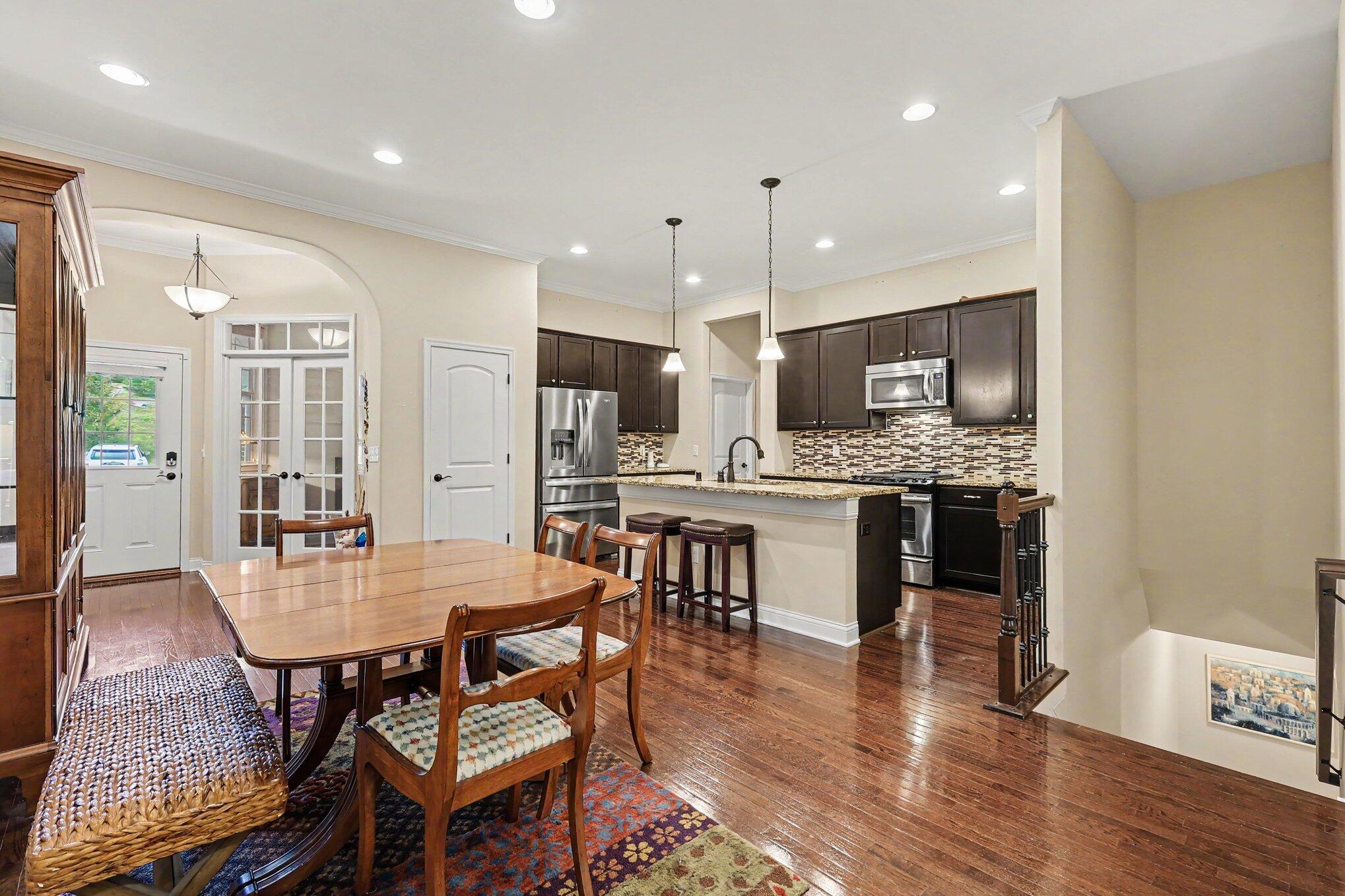957 Woodsedge Drive
