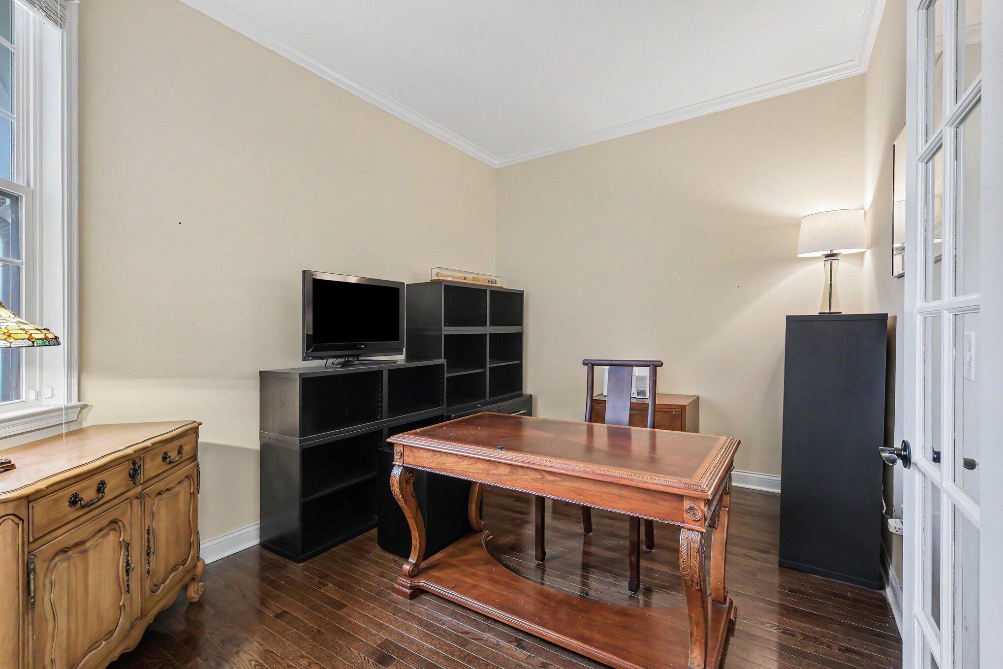 957 Woodsedge Drive