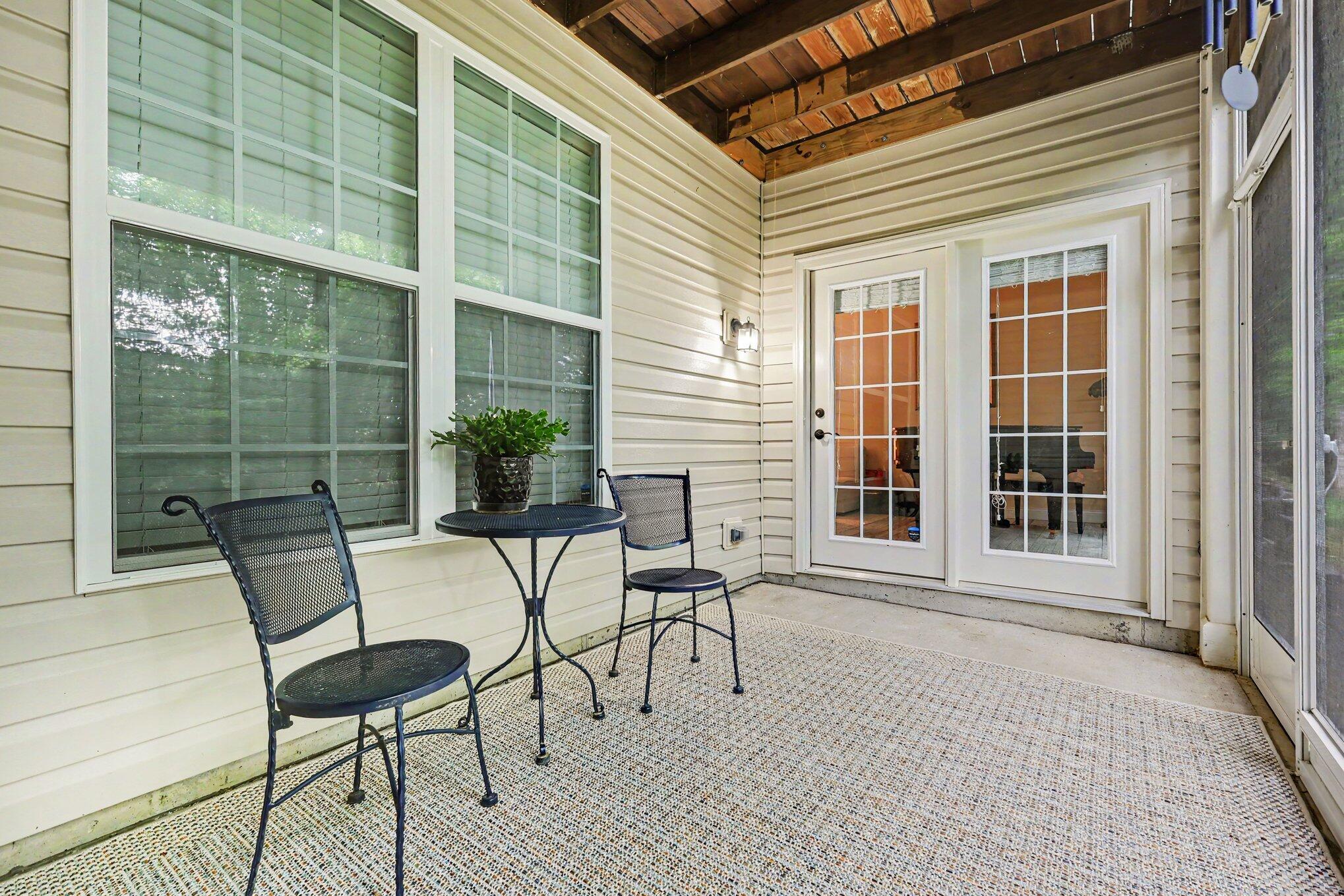 957 Woodsedge Drive