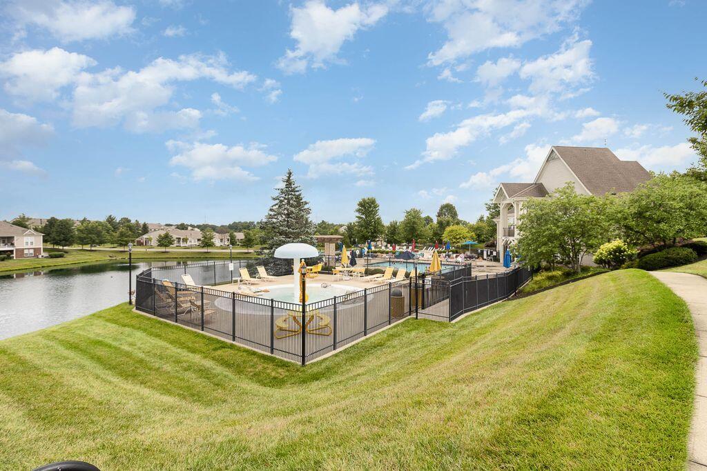 957 Woodsedge Drive