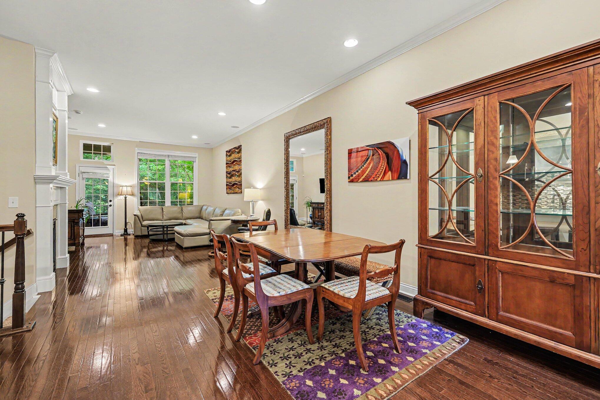957 Woodsedge Drive