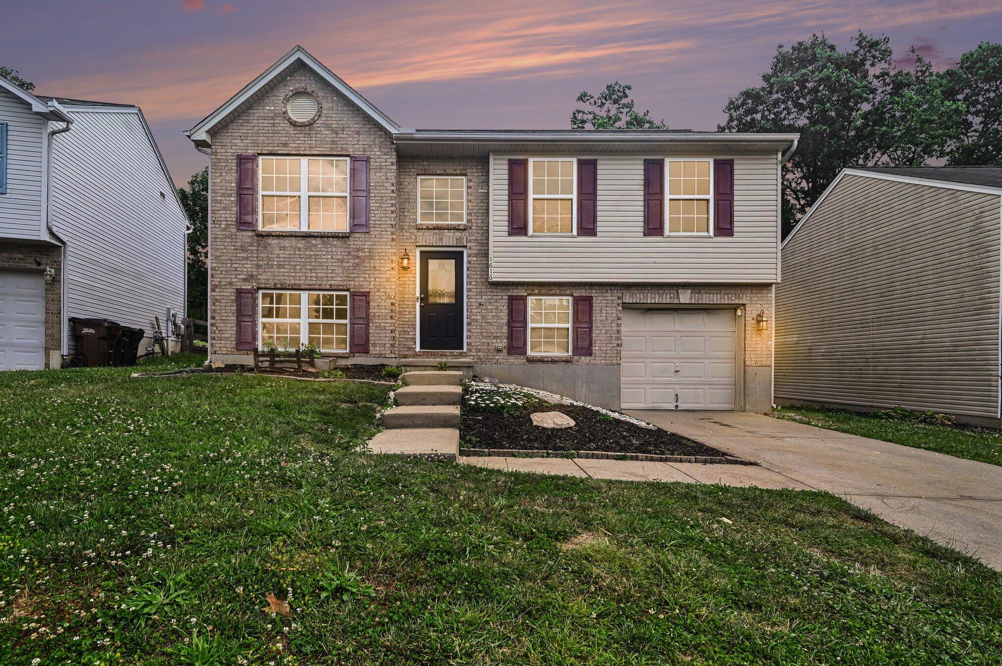 1616 Raintree Court