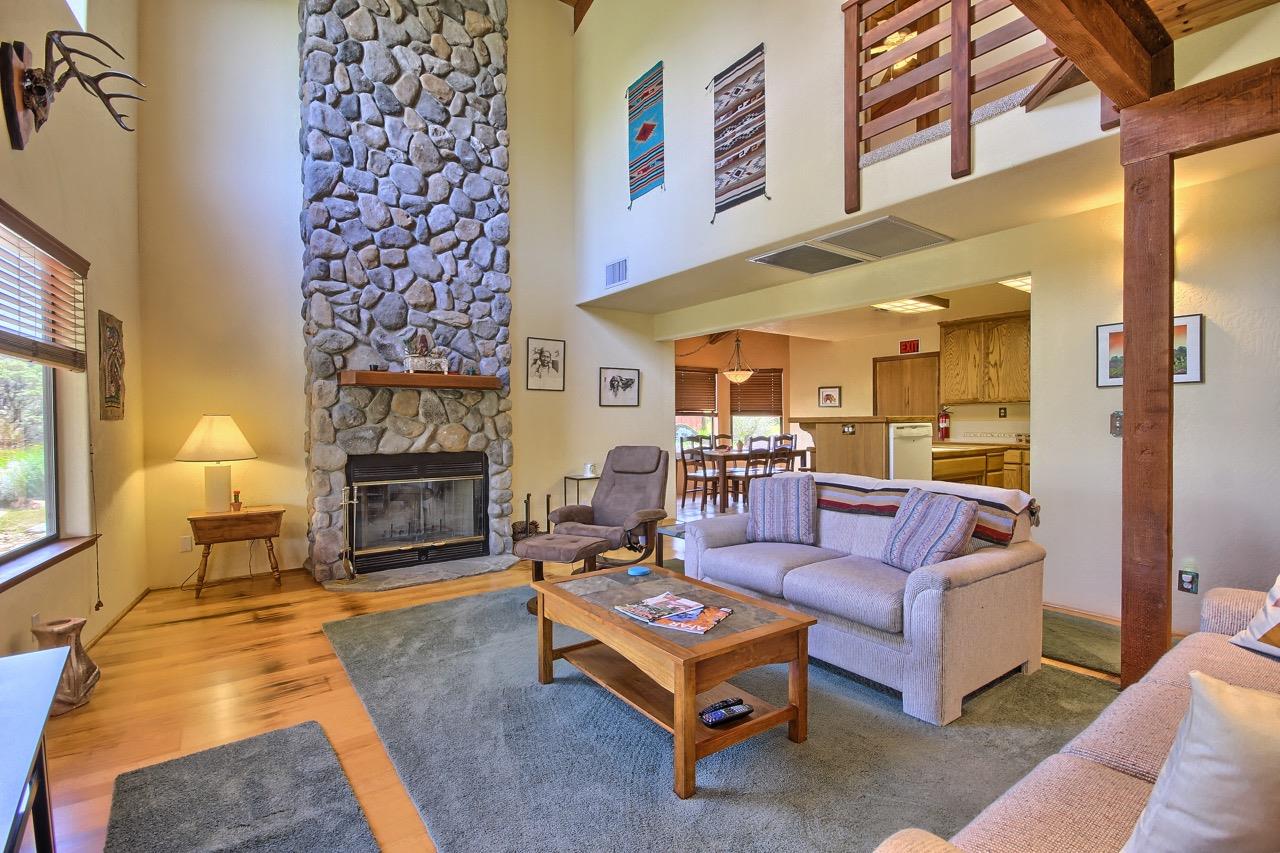 2513 Twin Peaks Road