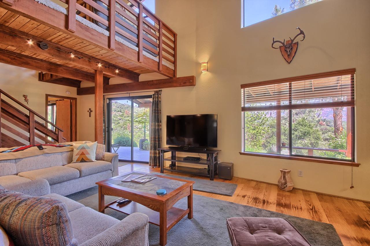 2513 Twin Peaks Road