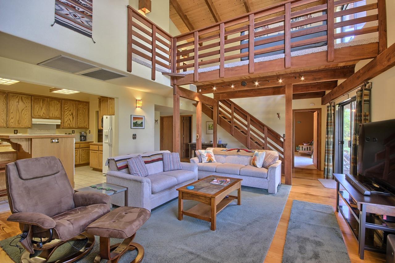 2513 Twin Peaks Road