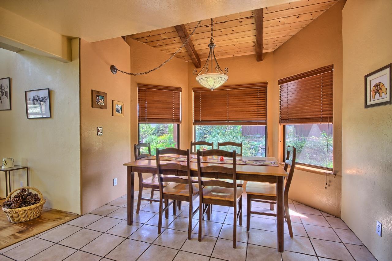 2513 Twin Peaks Road