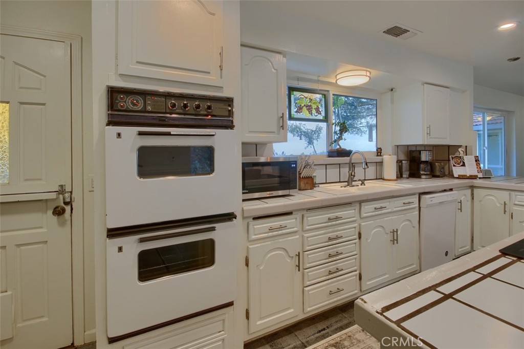 5588 Bear Trap Drive