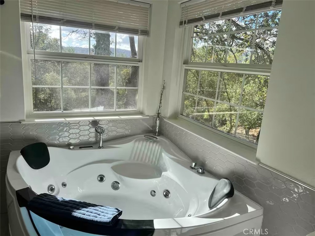 40202 Hillsborough Loop