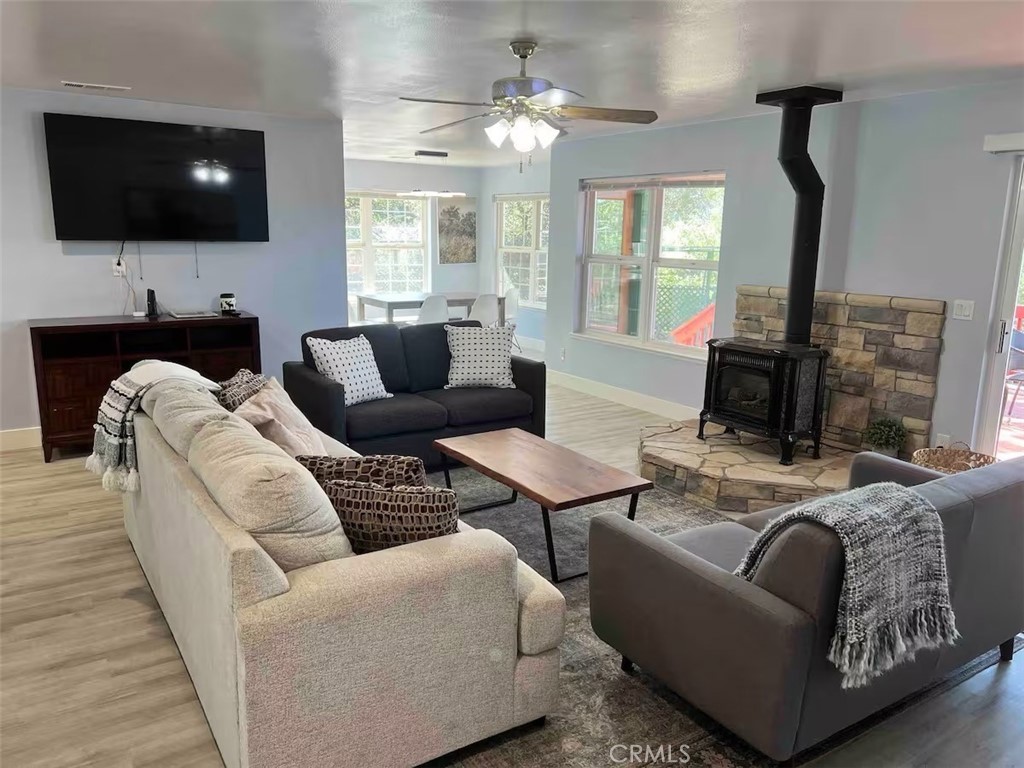 40202 Hillsborough Loop