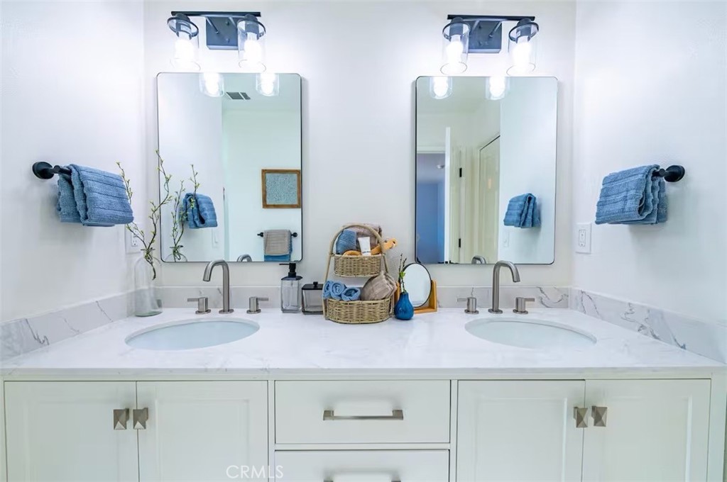 40202 Hillsborough Loop