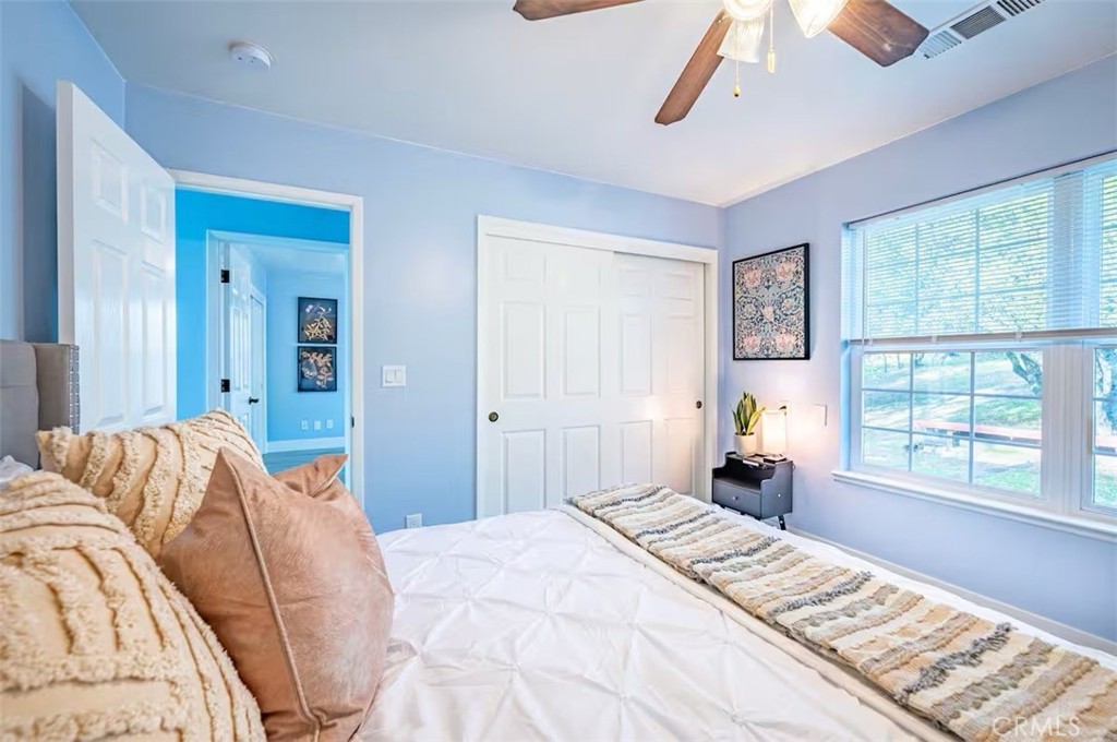 40202 Hillsborough Loop