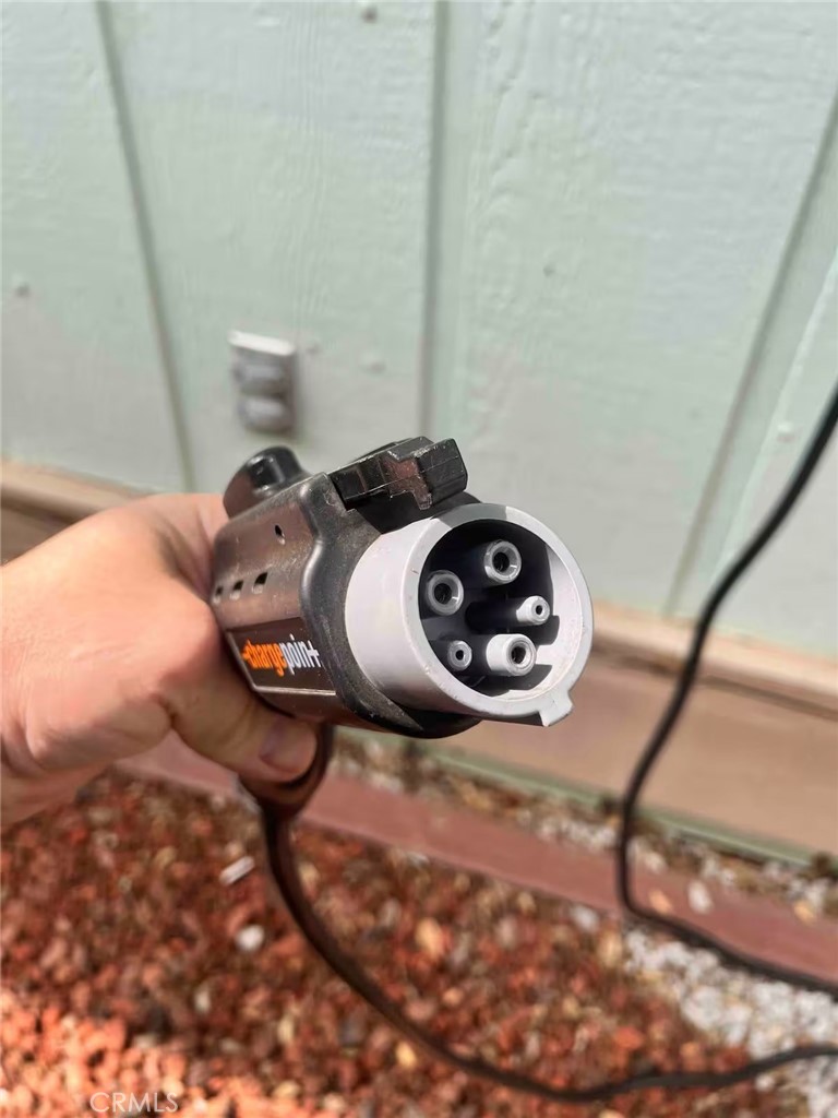 40202 Hillsborough Loop