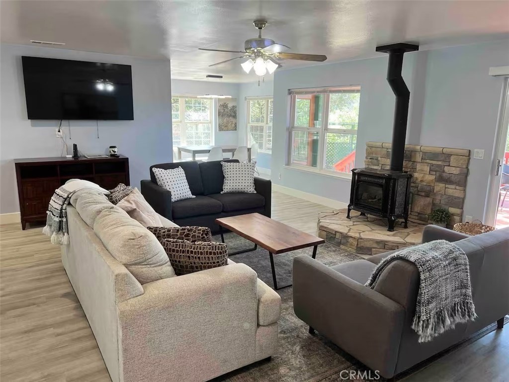 40202 Hillsborough Loop