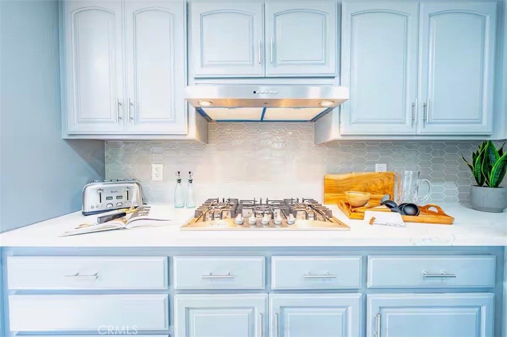 40202 Hillsborough Loop