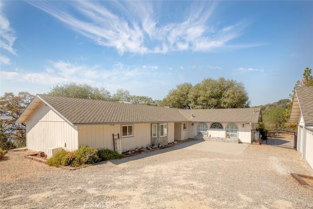 50616 Woodside Lane