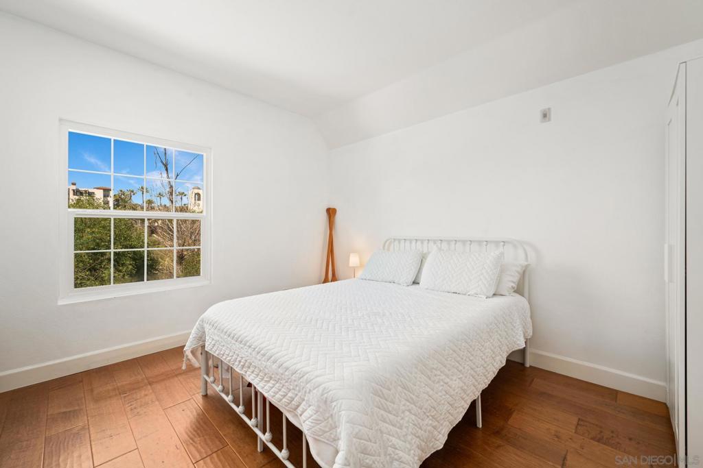 2150 Camino De La Reina 4210