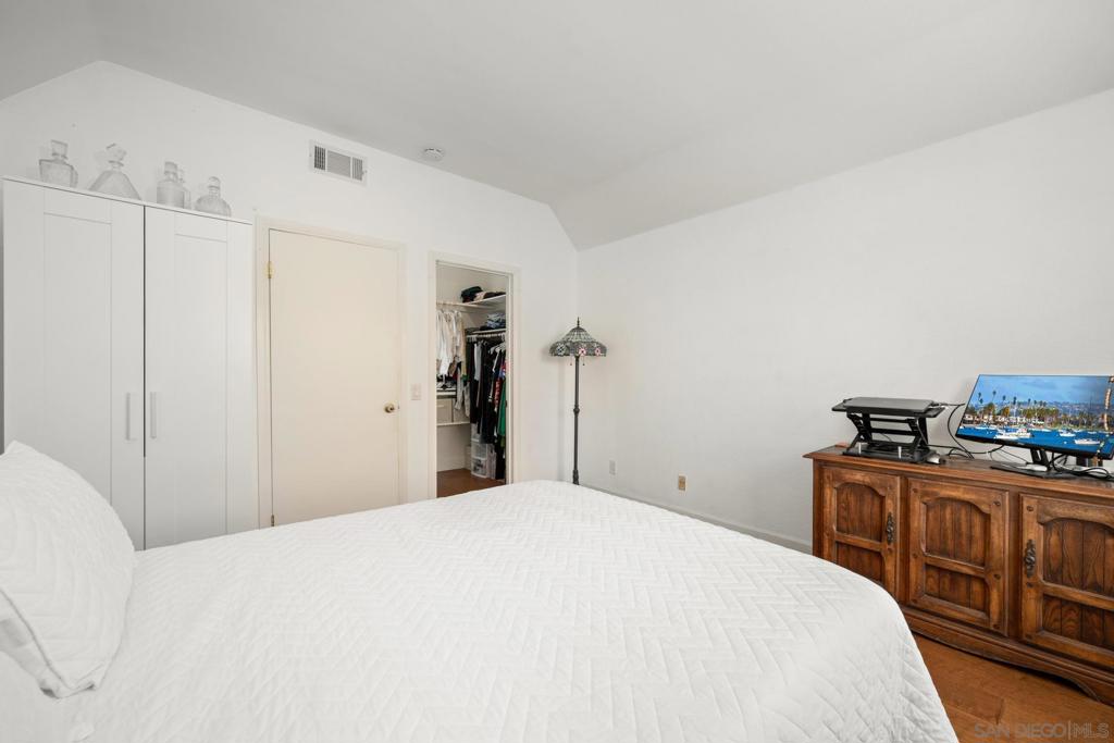 2150 Camino De La Reina 4210