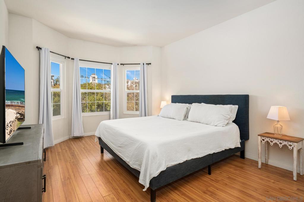 2150 Camino De La Reina 4210