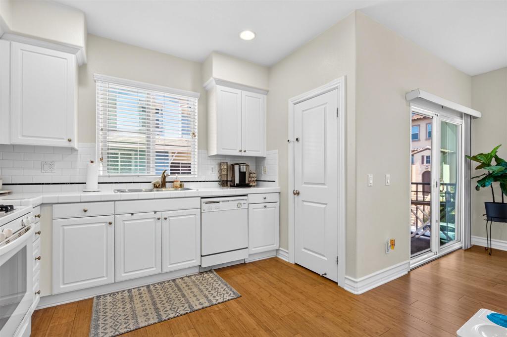4368 nautilus way 10
