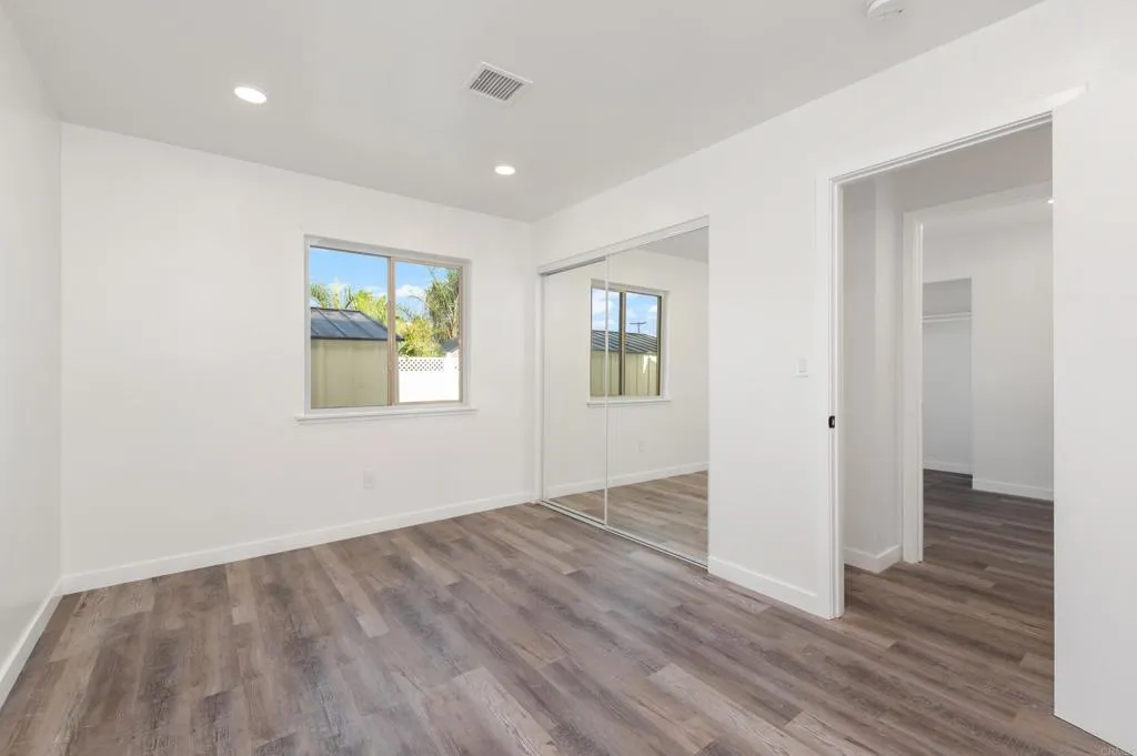 7742 Shorewood Drive