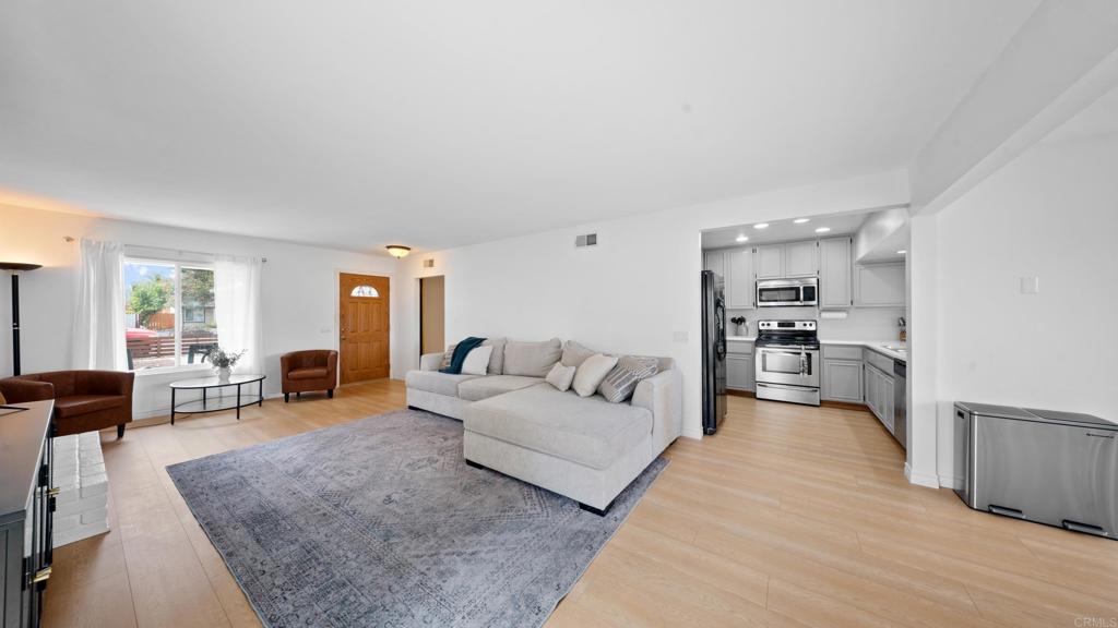 13173 Avenida Grande