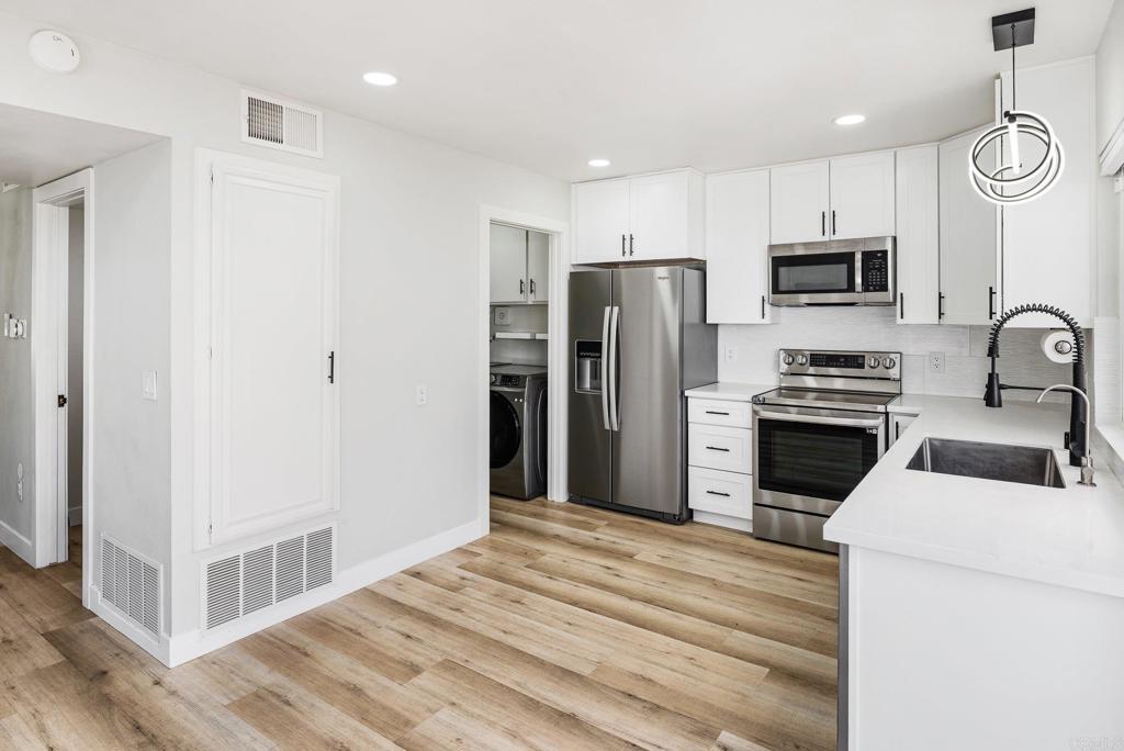 10690 Esmeraldas Drive